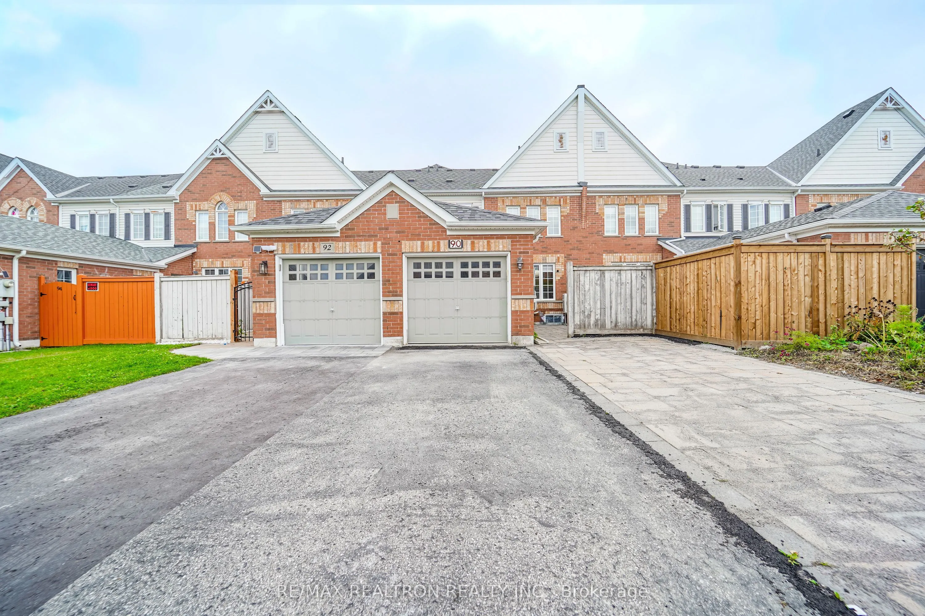 90 Williamson Drive E