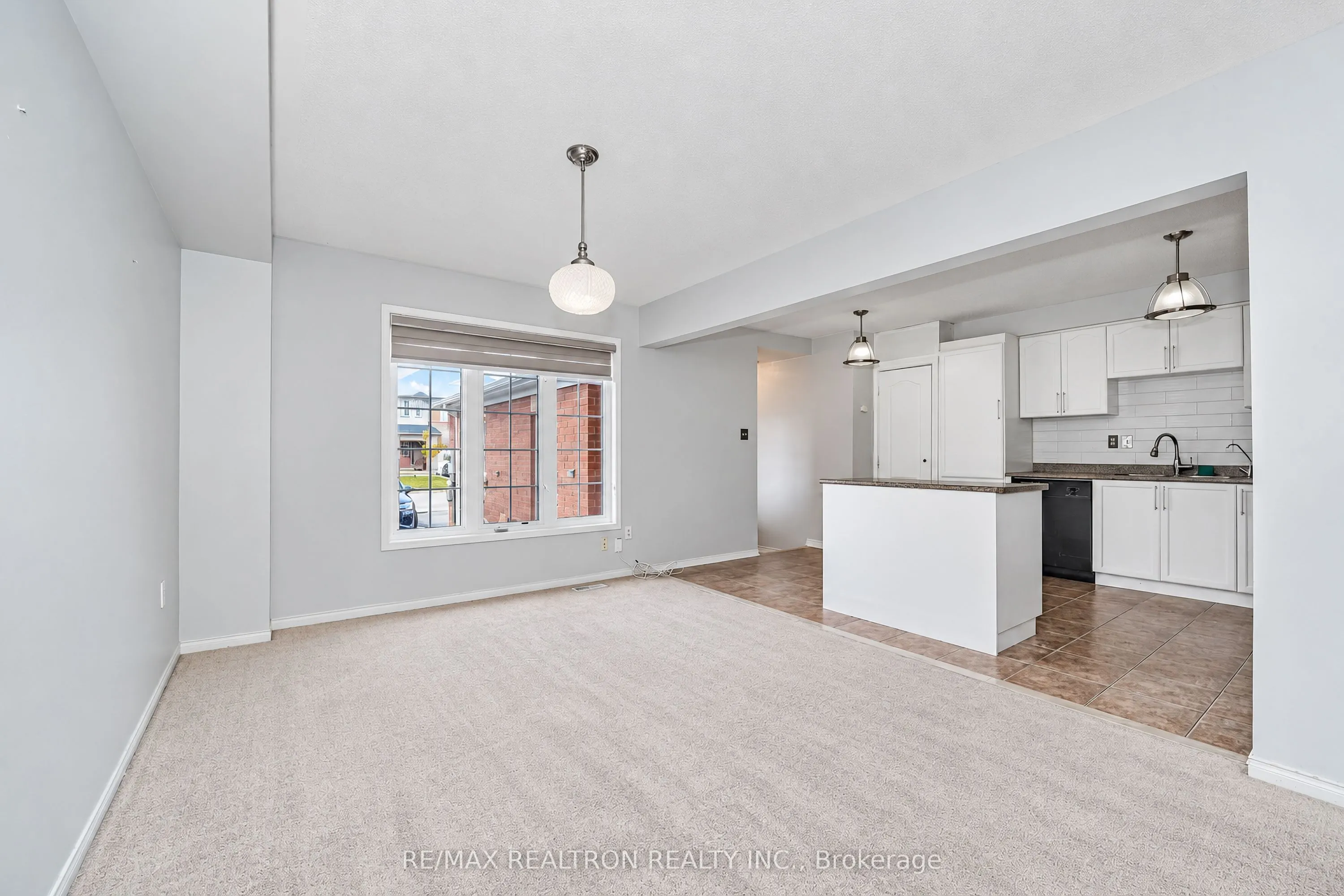 90 Williamson Drive E