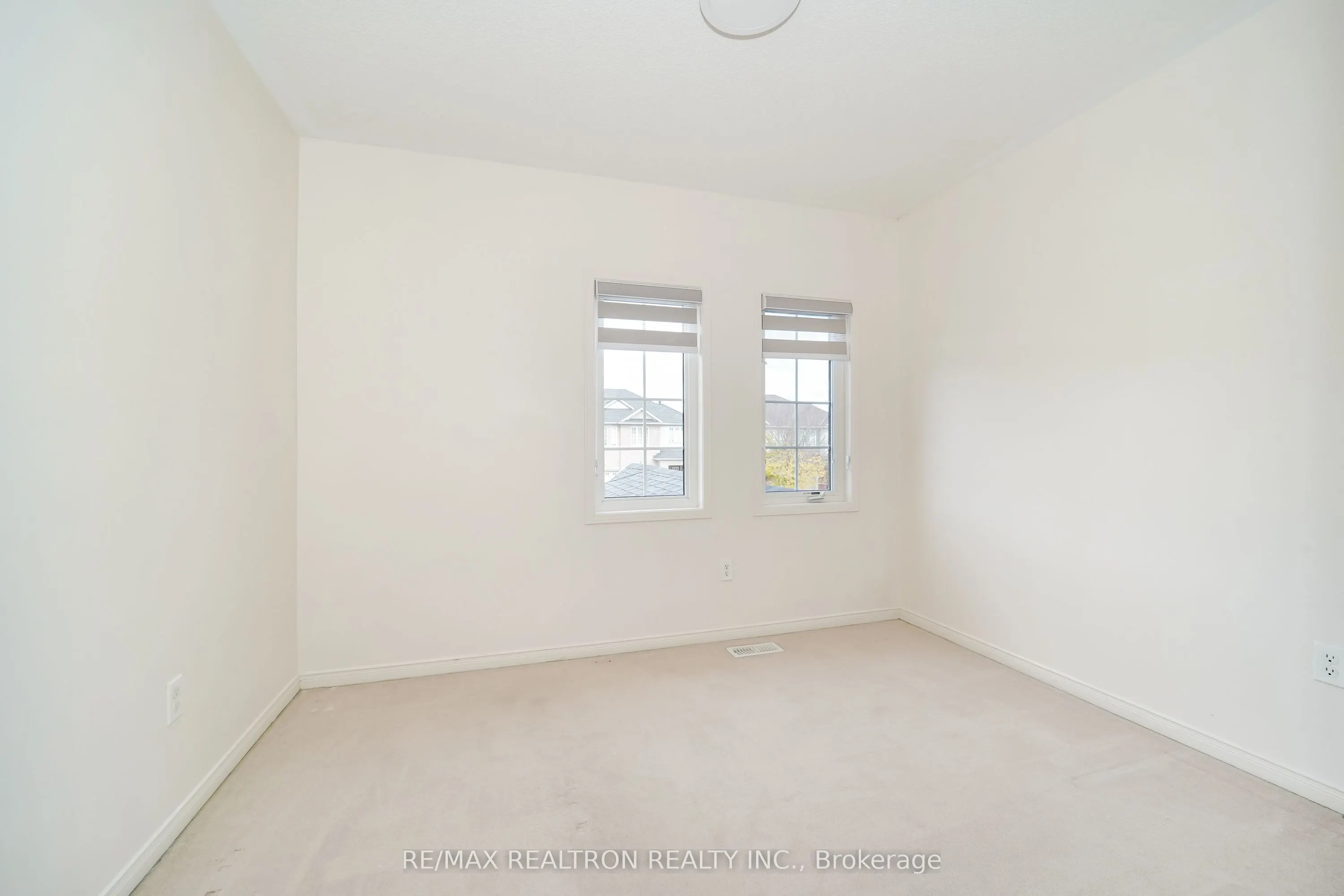 90 Williamson Drive E