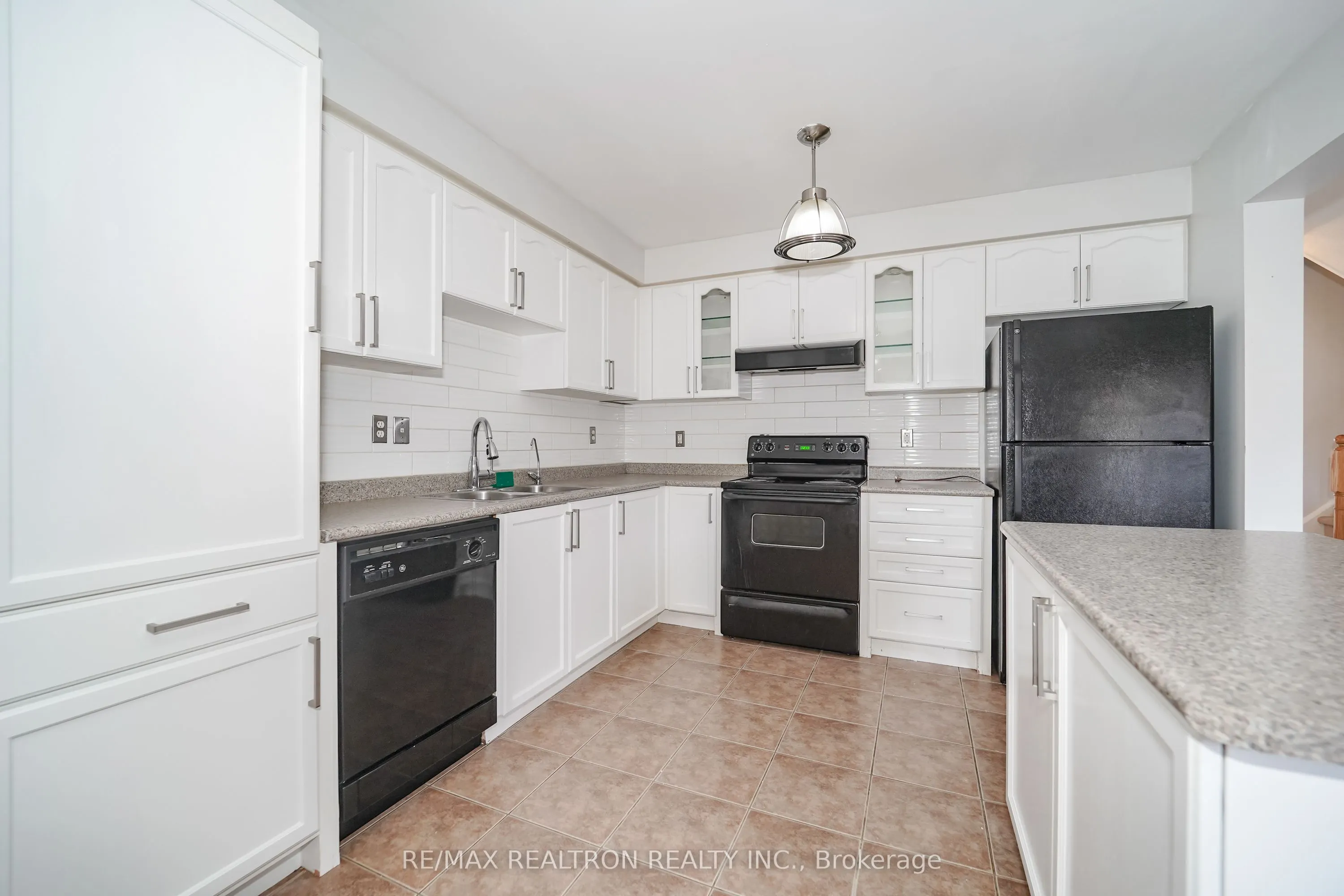 90 Williamson Drive E