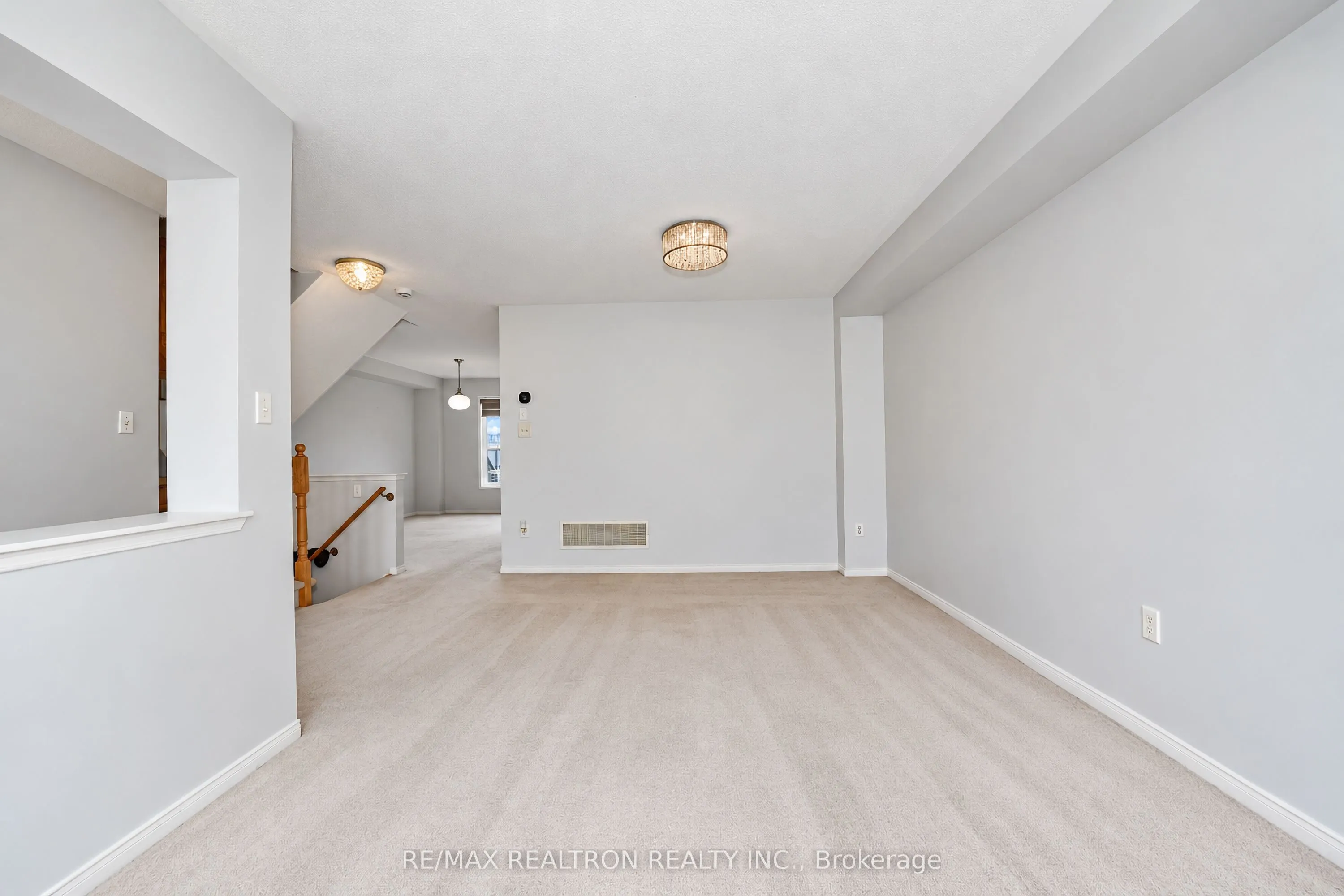 90 Williamson Drive E