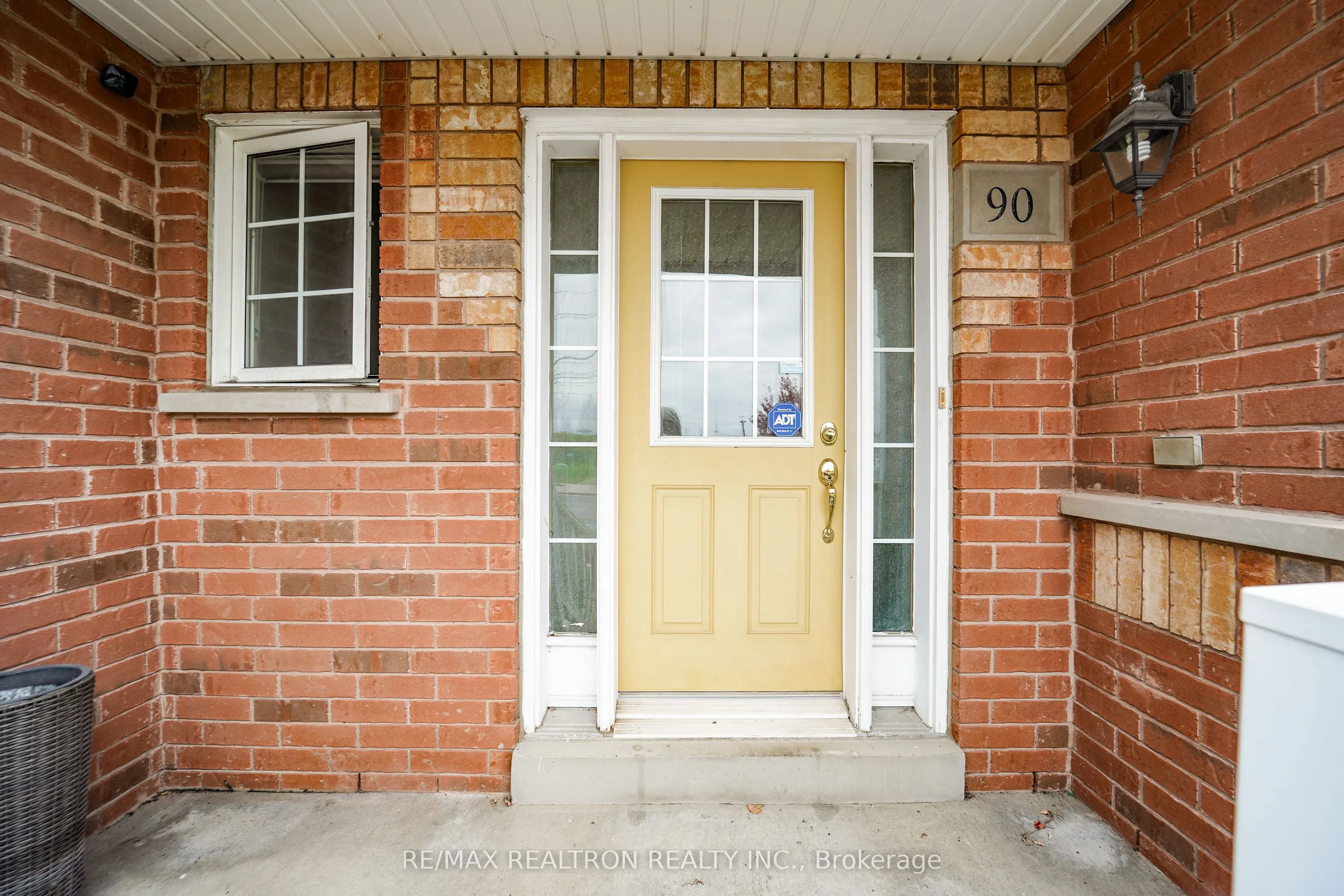 90 Williamson Drive E