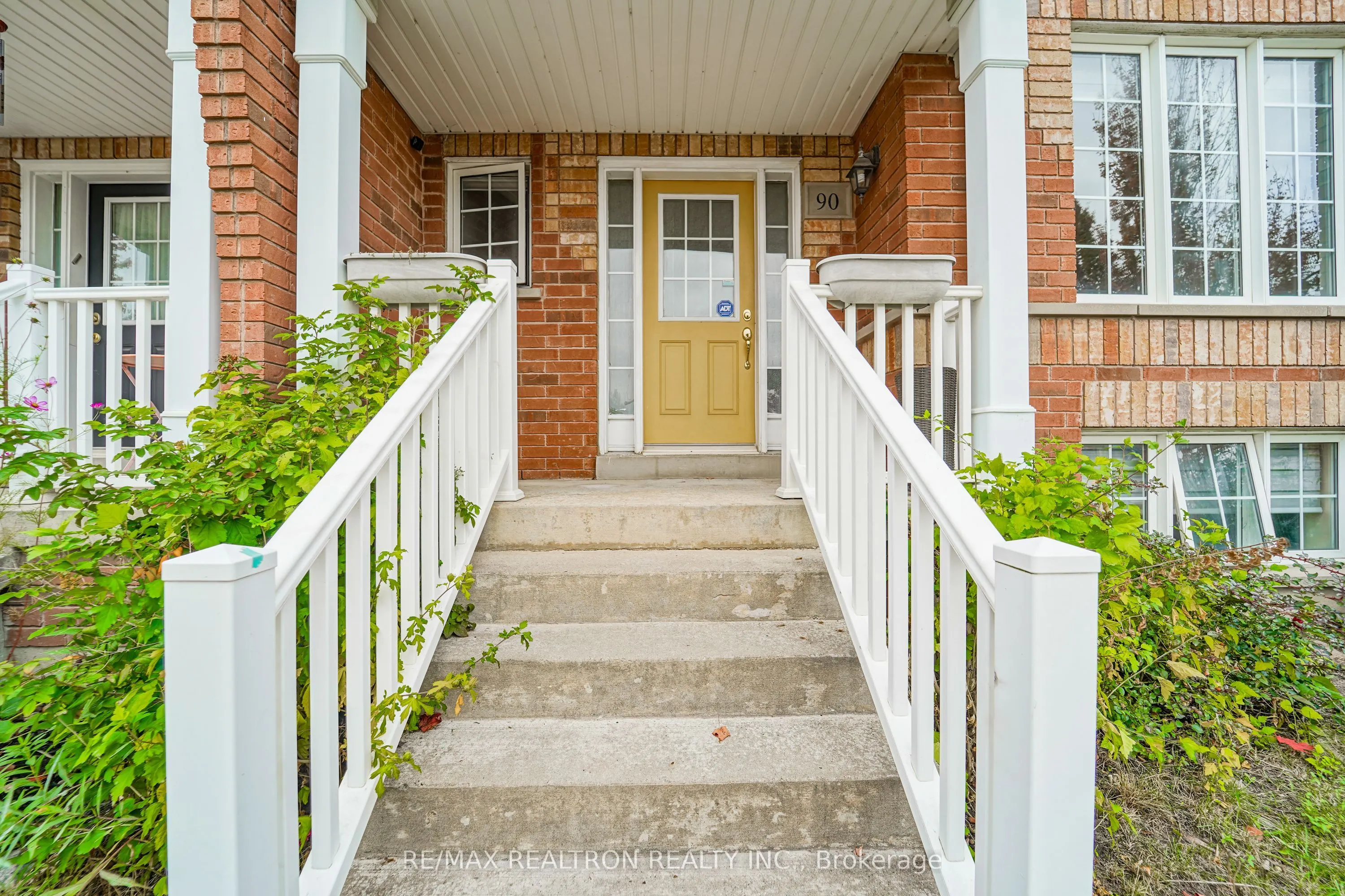 90 Williamson Drive E