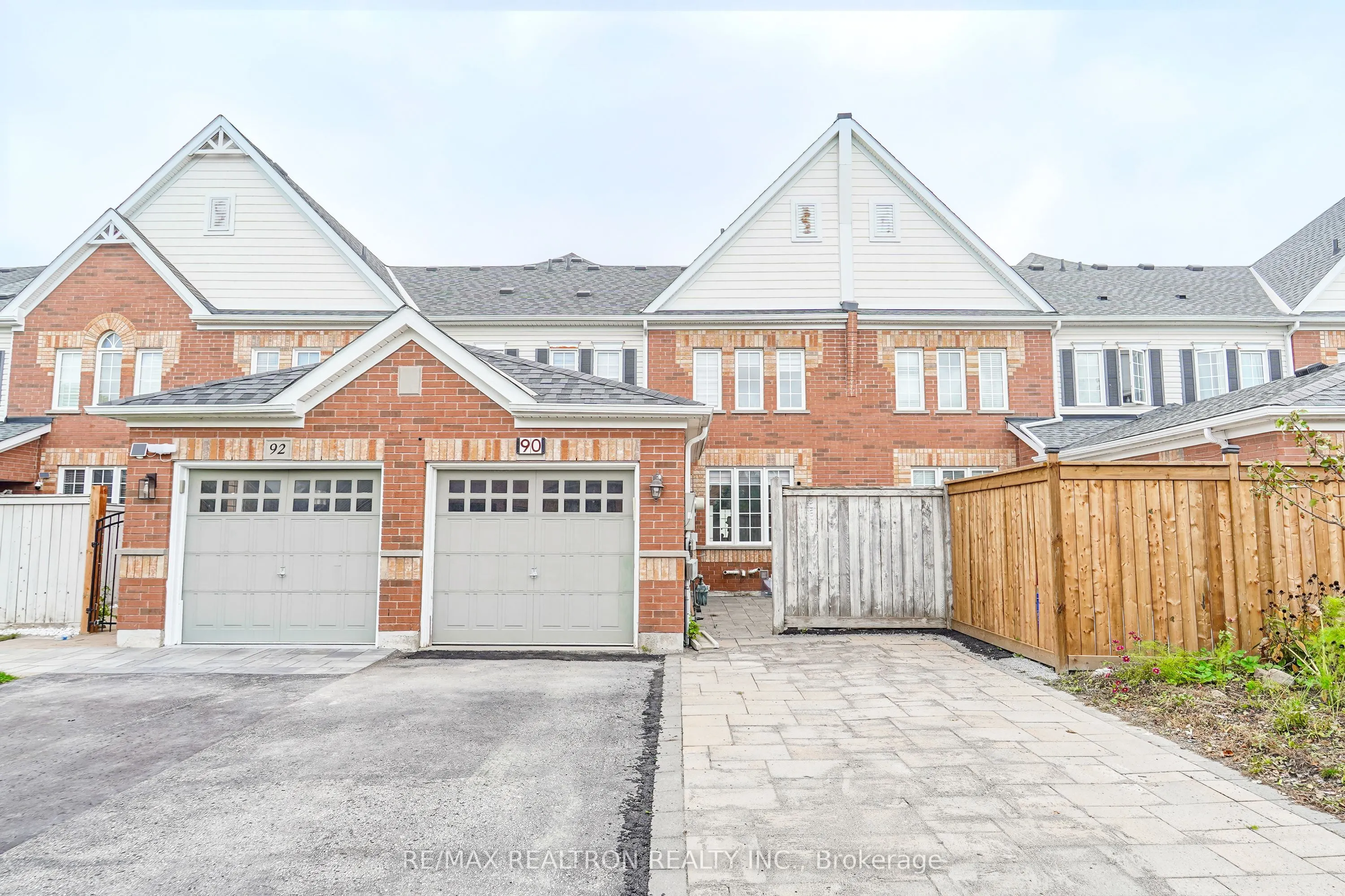 90 Williamson Drive E