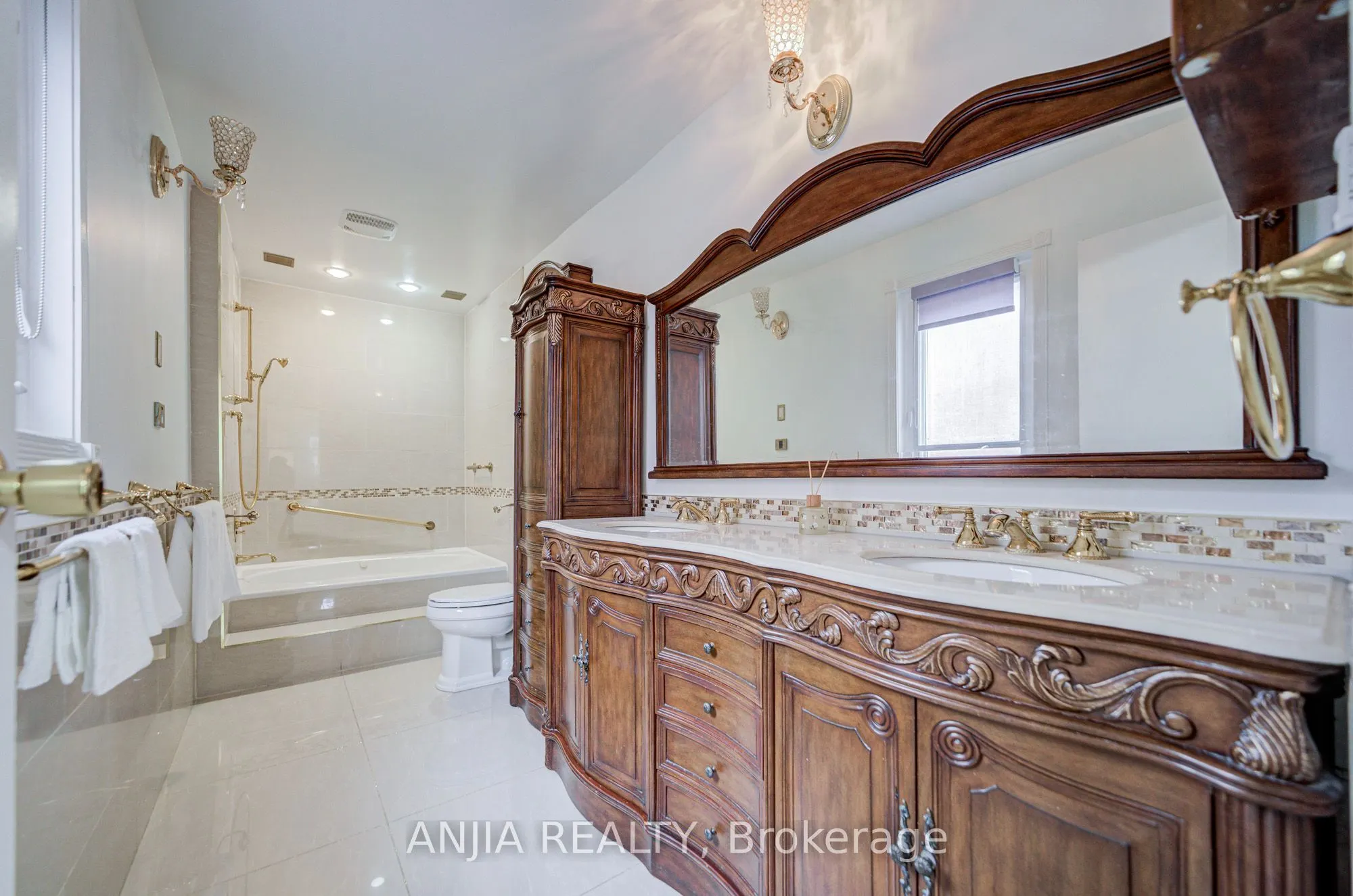 3 Mossbrook Crescent