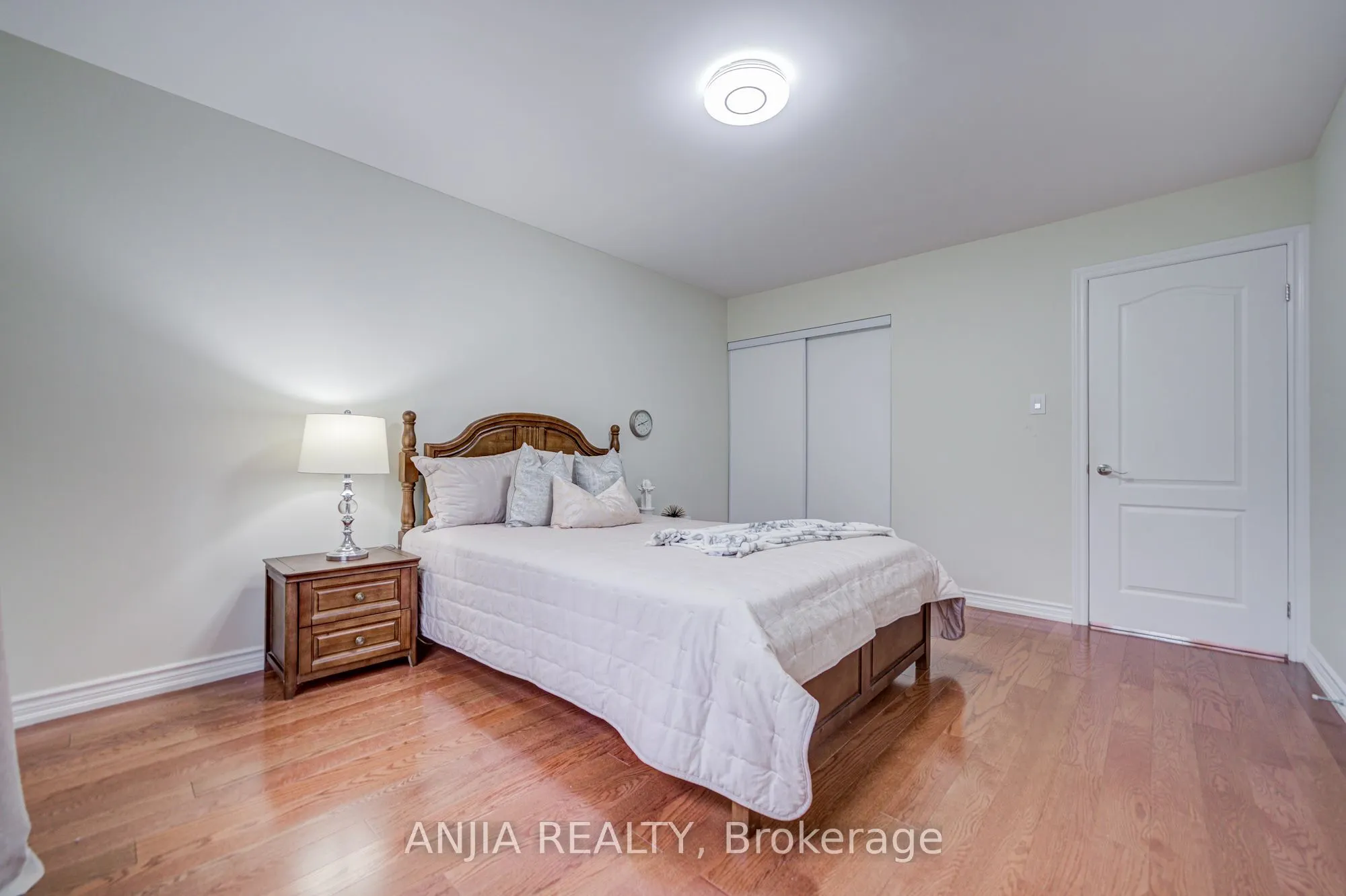 3 Mossbrook Crescent