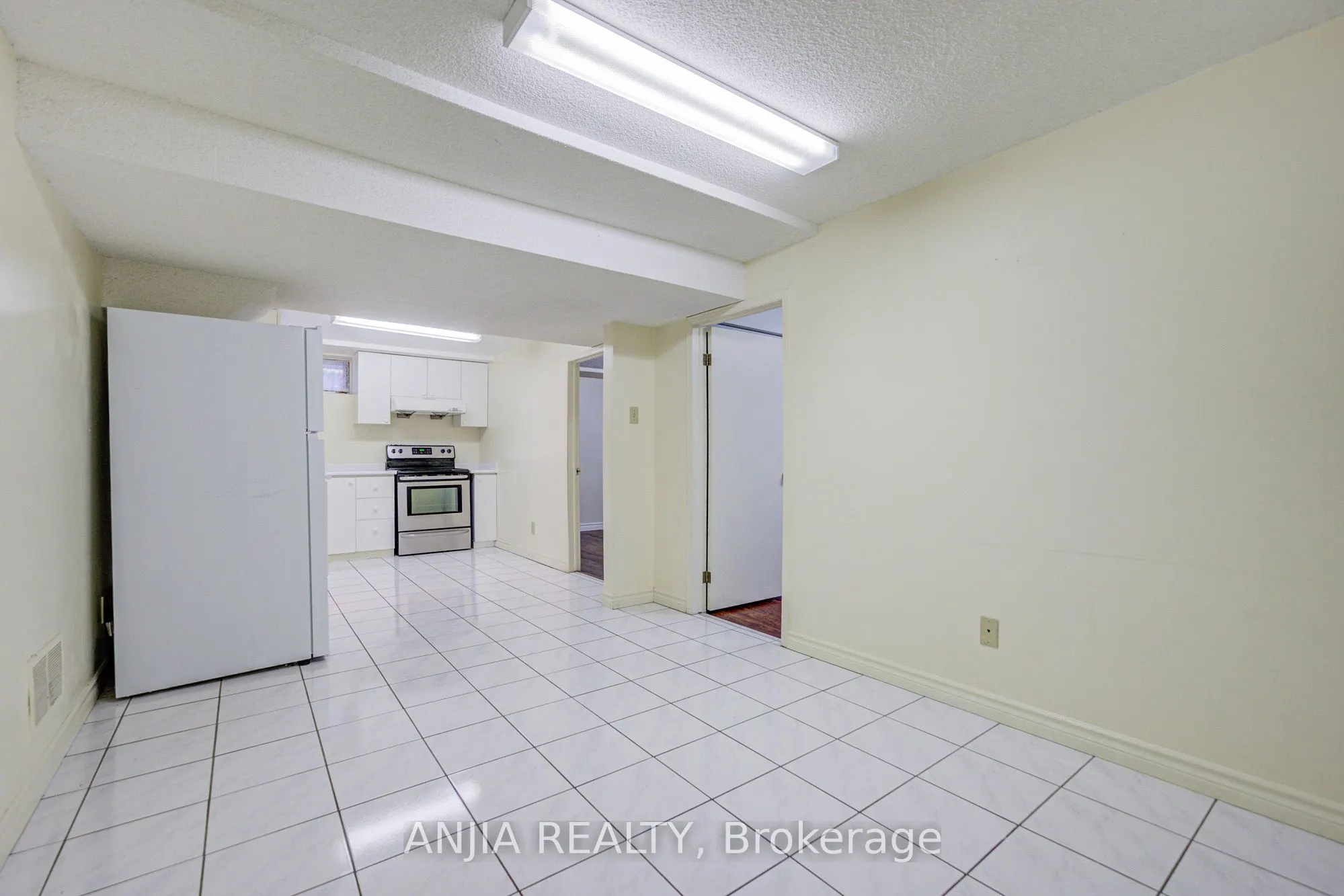 3 Mossbrook Crescent