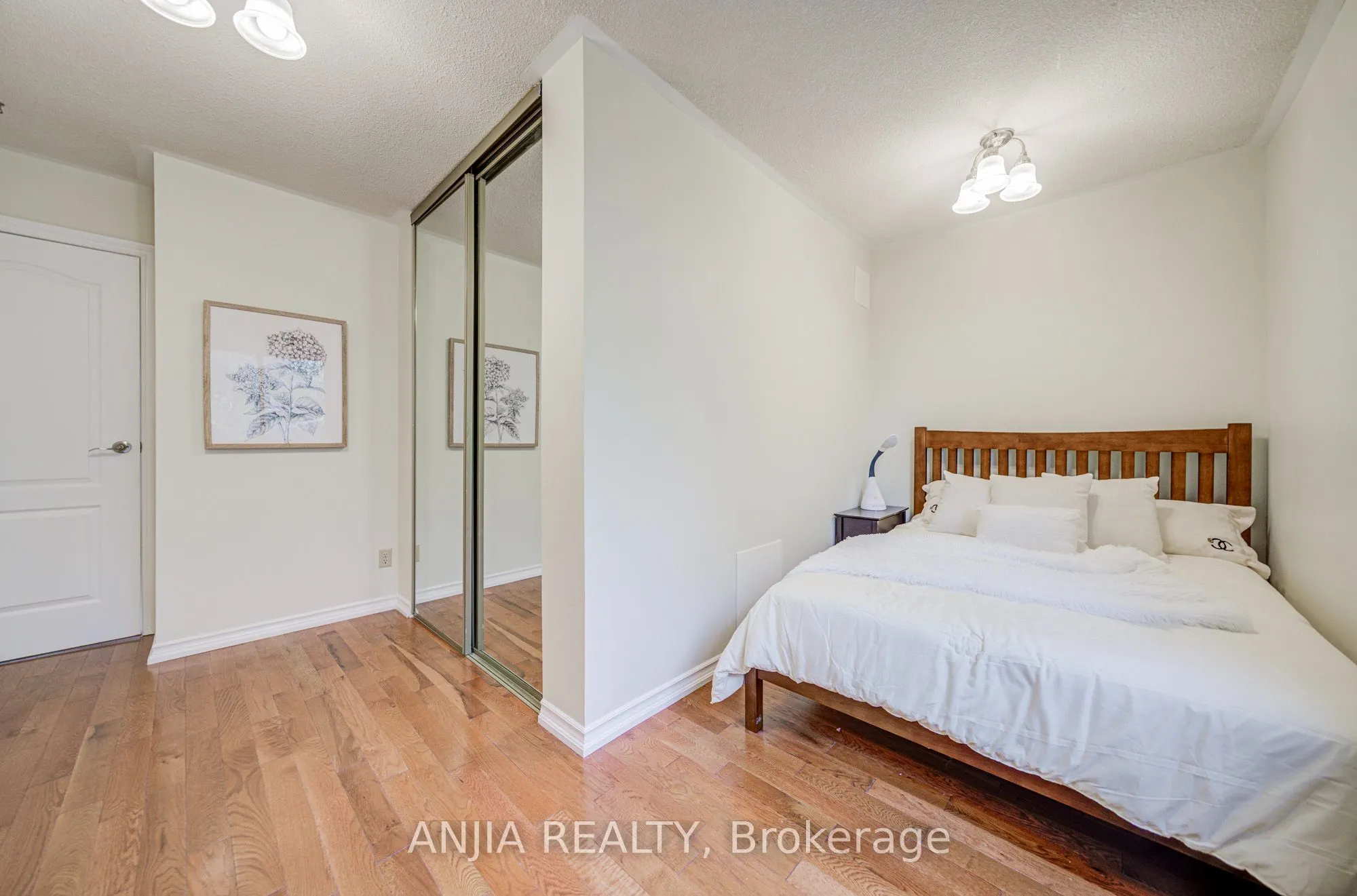 3 Mossbrook Crescent