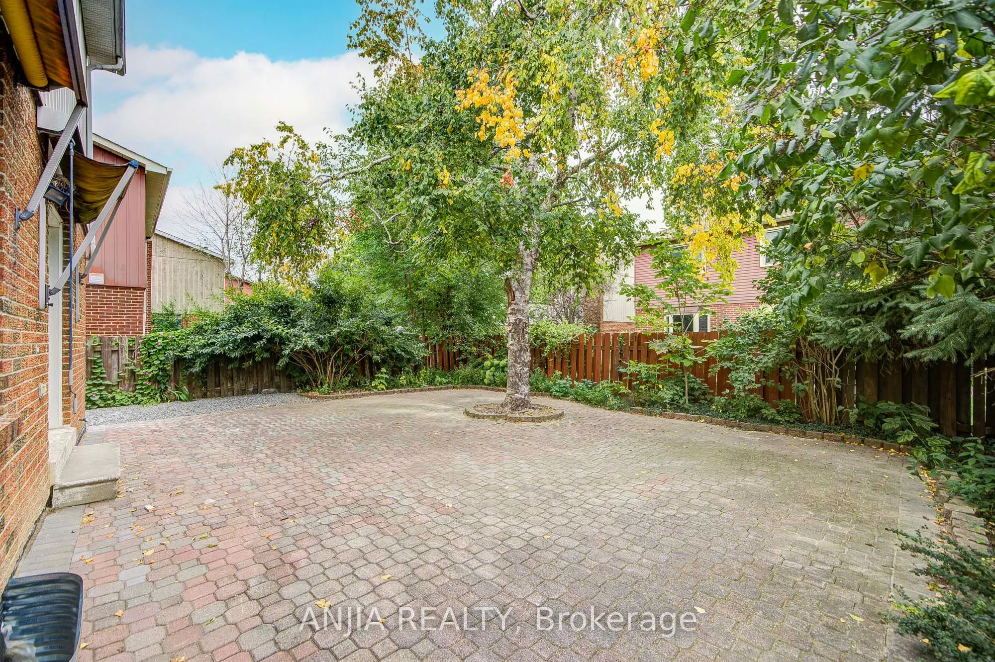 3 Mossbrook Crescent