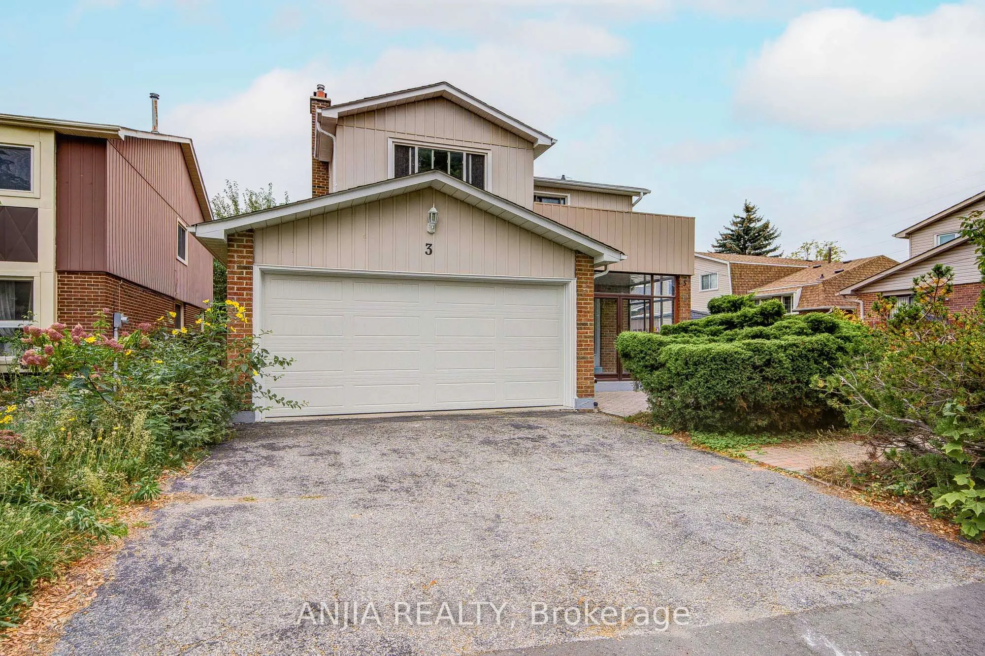 3 Mossbrook Crescent