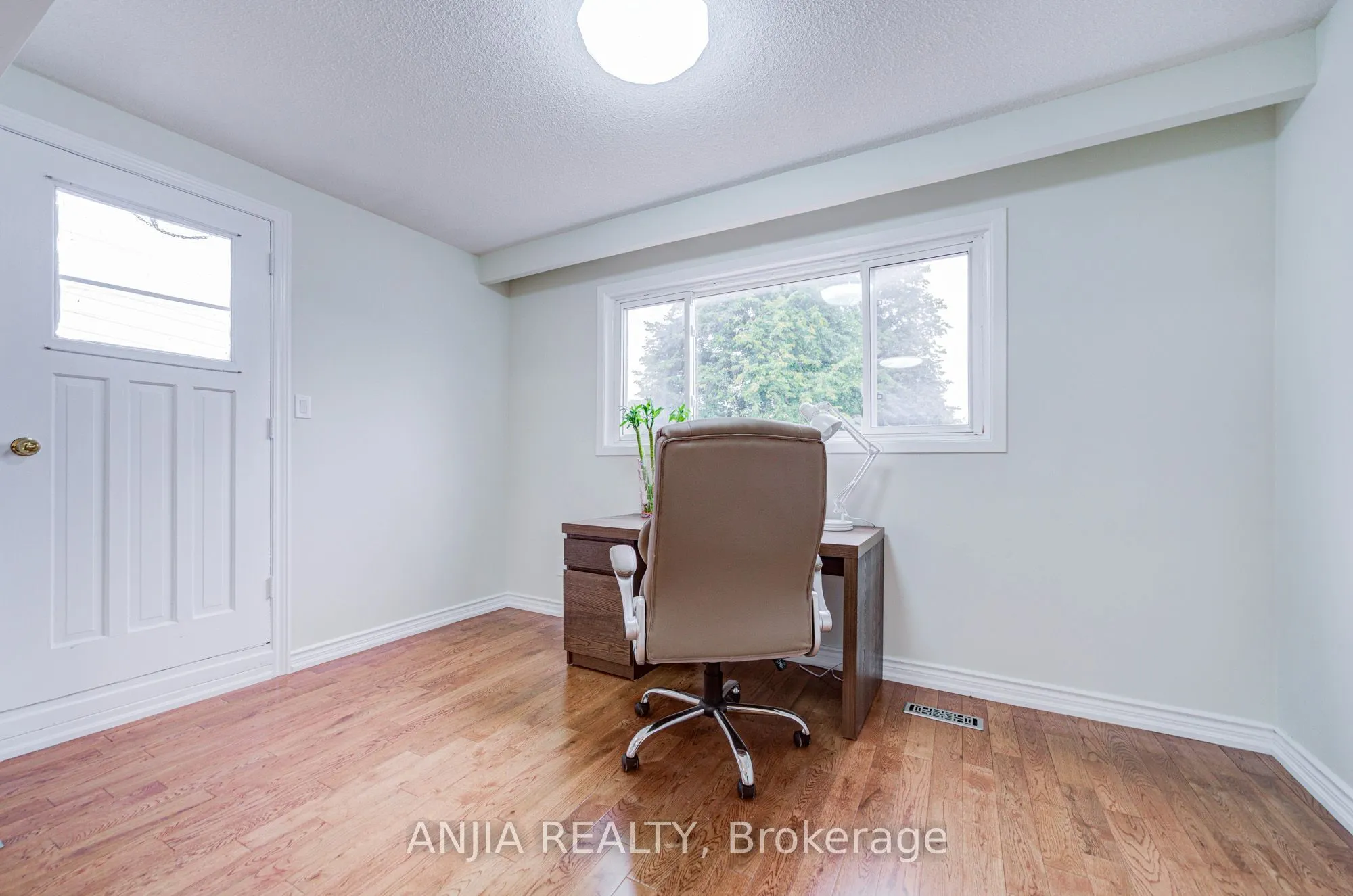 3 Mossbrook Crescent