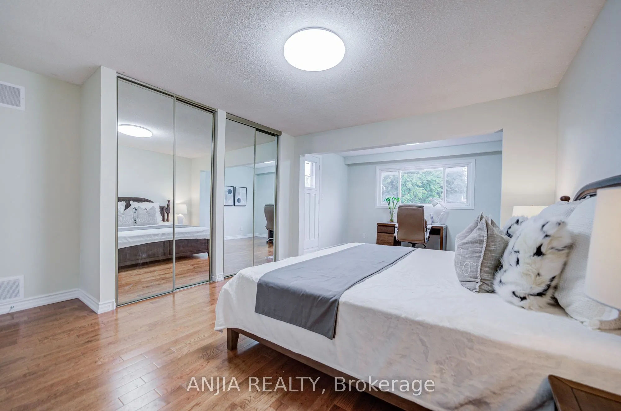 3 Mossbrook Crescent