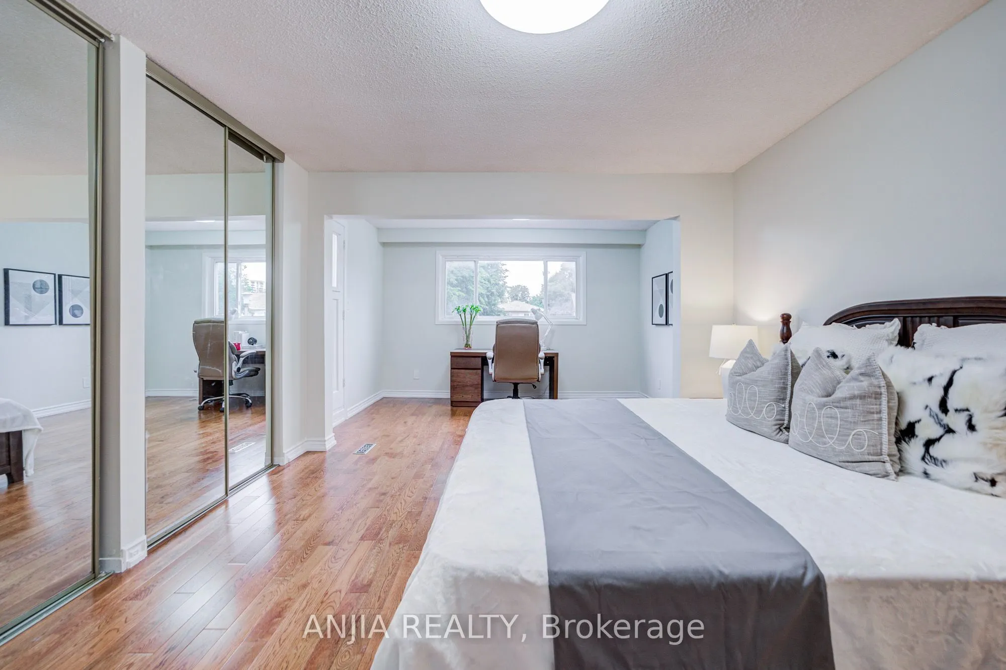 3 Mossbrook Crescent