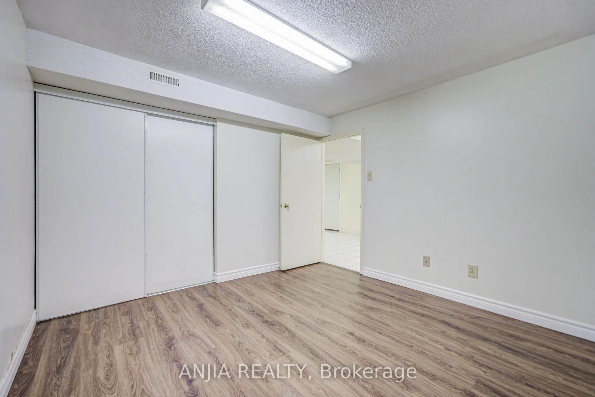 3 Mossbrook Crescent