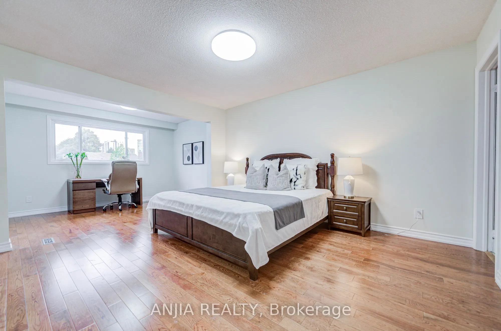 3 Mossbrook Crescent