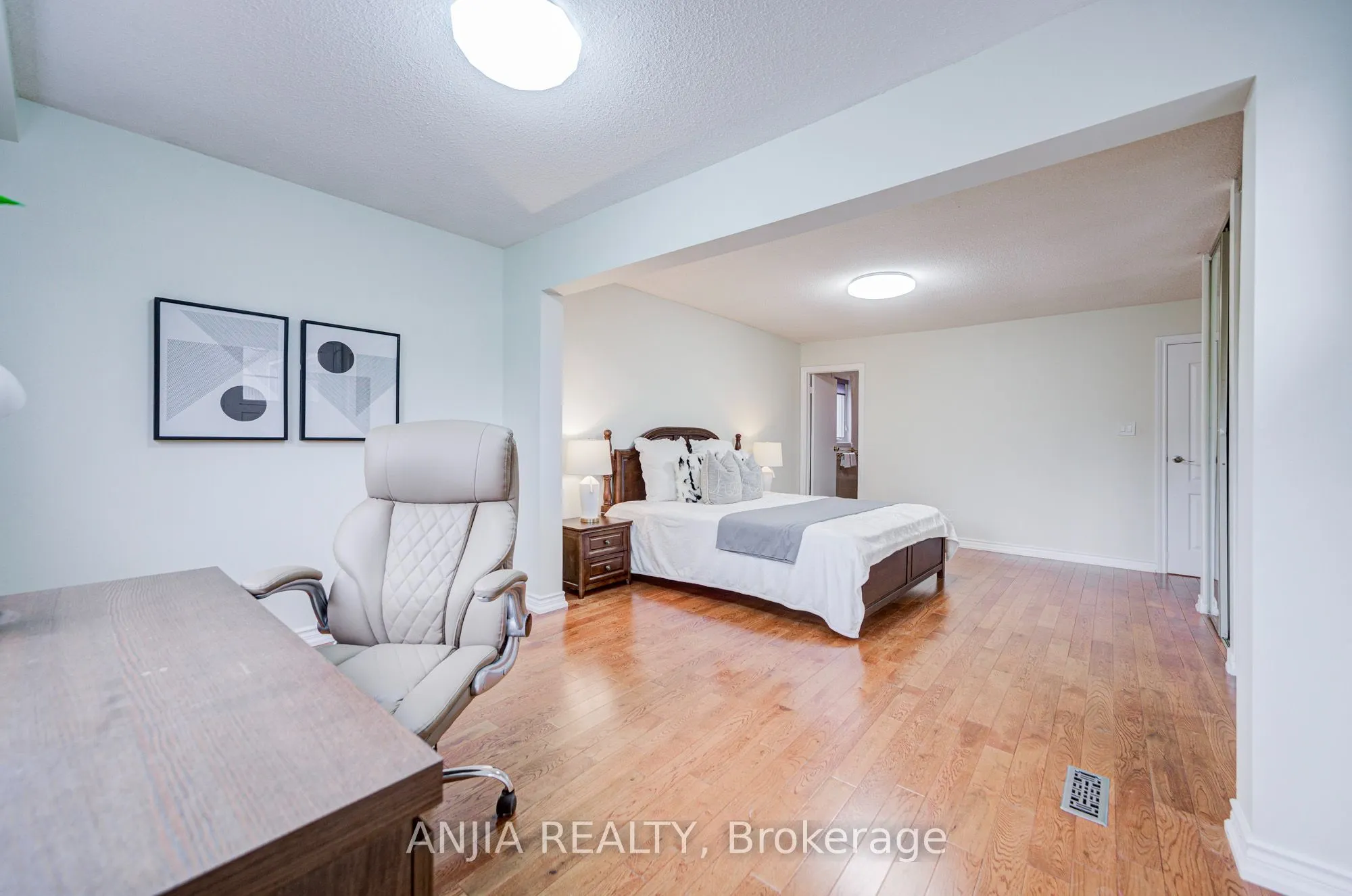3 Mossbrook Crescent