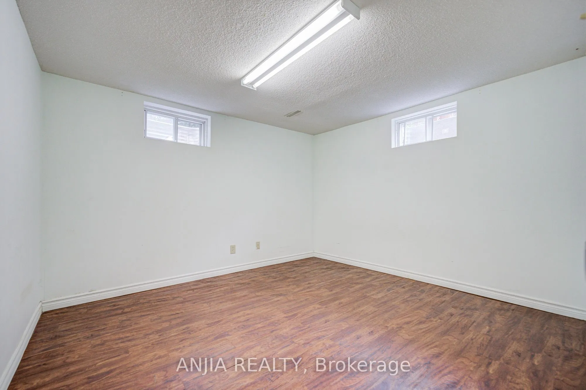 3 Mossbrook Crescent