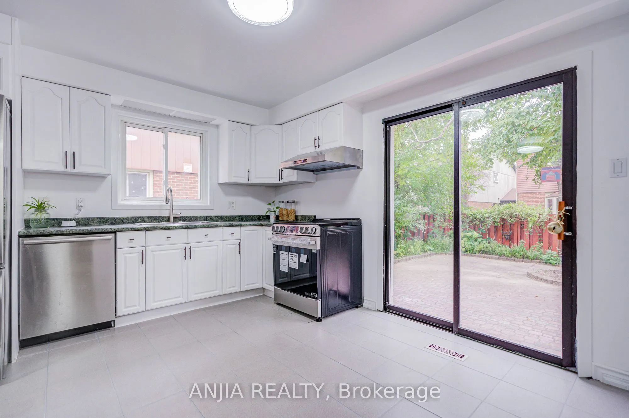 3 Mossbrook Crescent