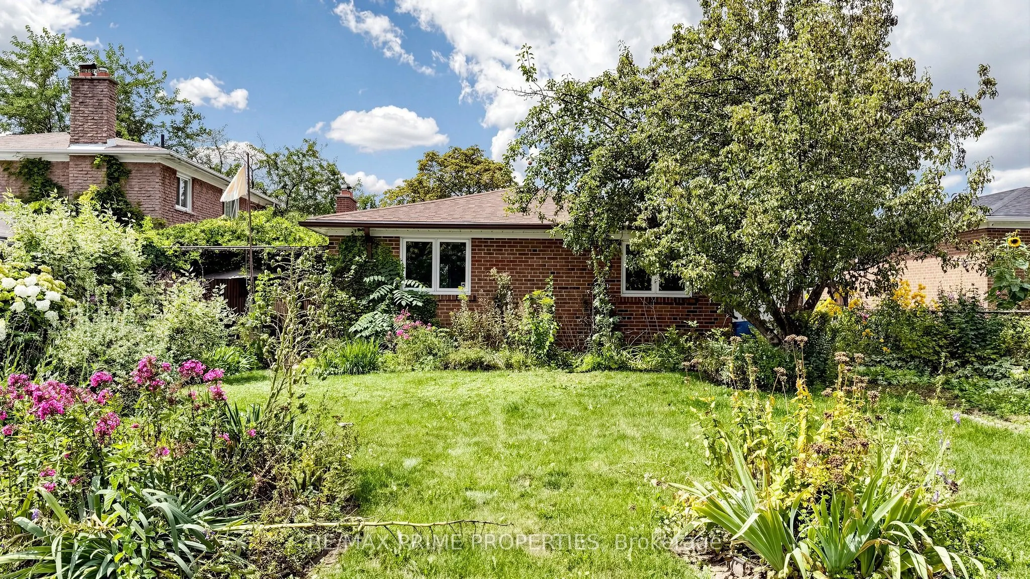 3 Leeswood Crescent E