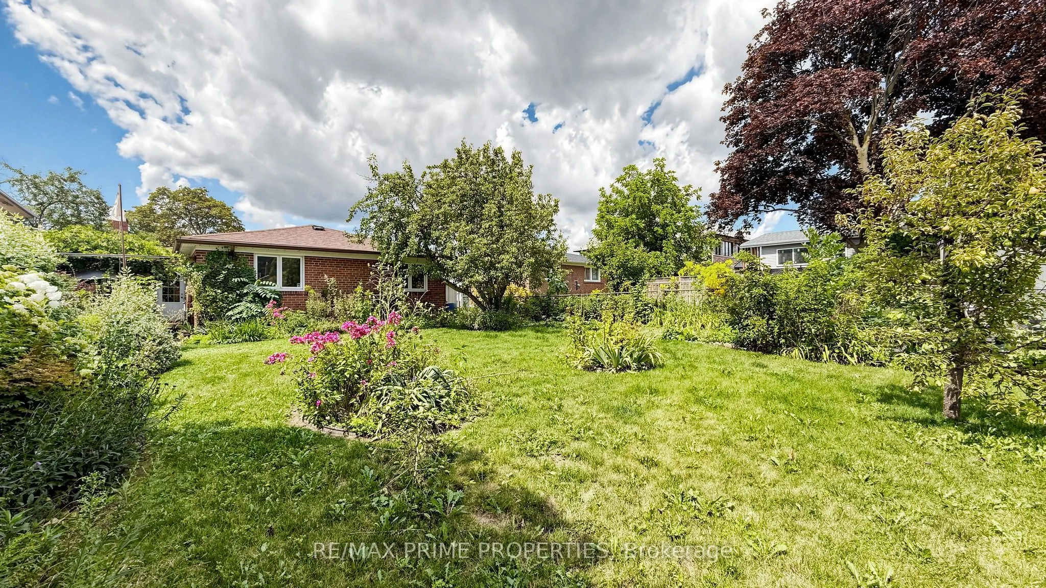 3 Leeswood Crescent E