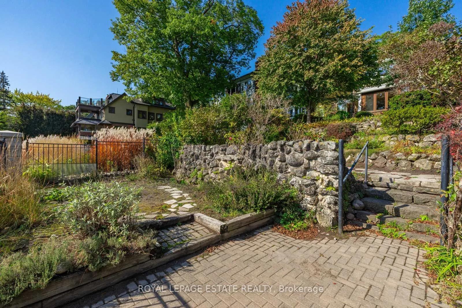 422 Lake Front