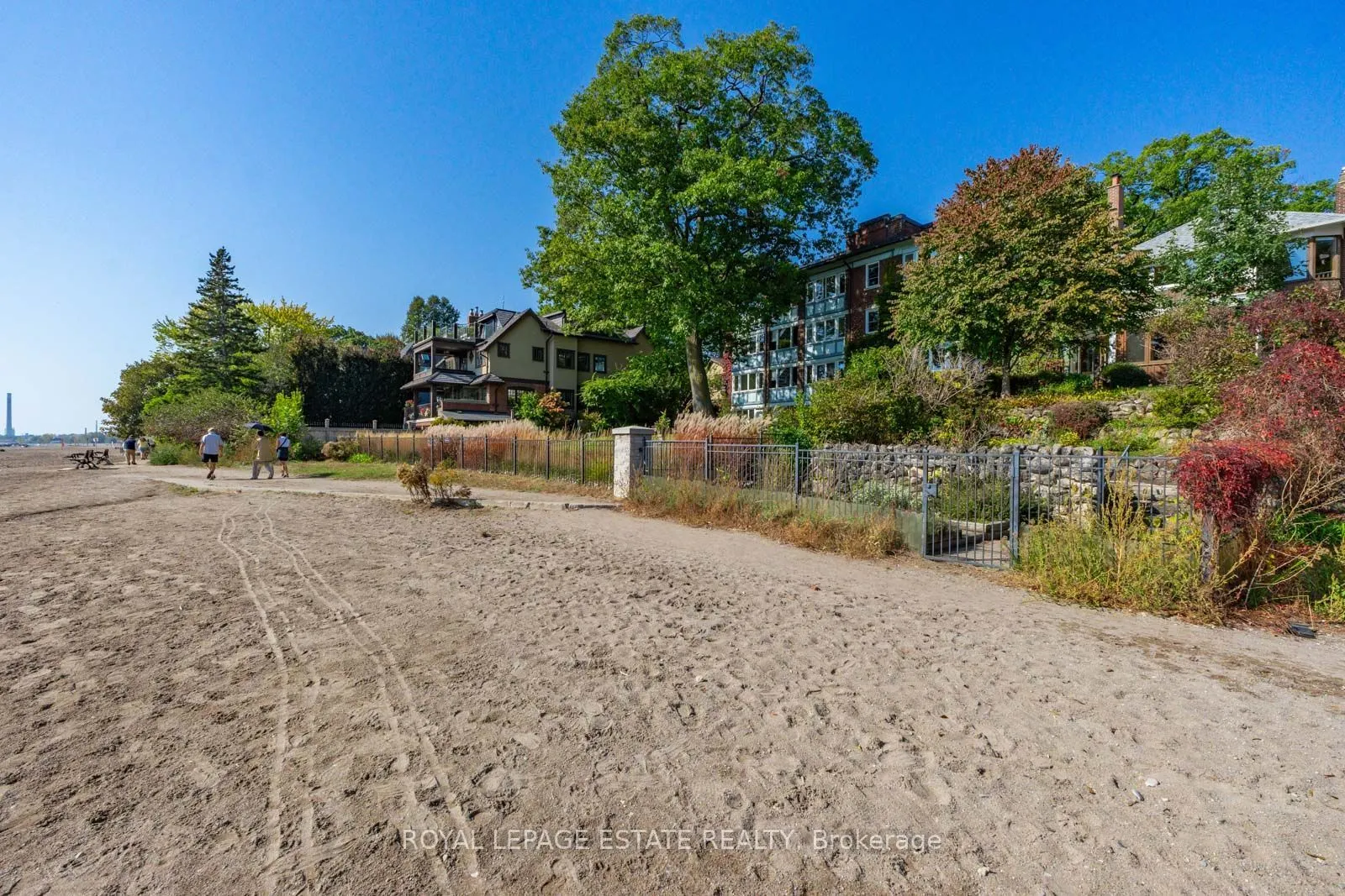 422 Lake Front
