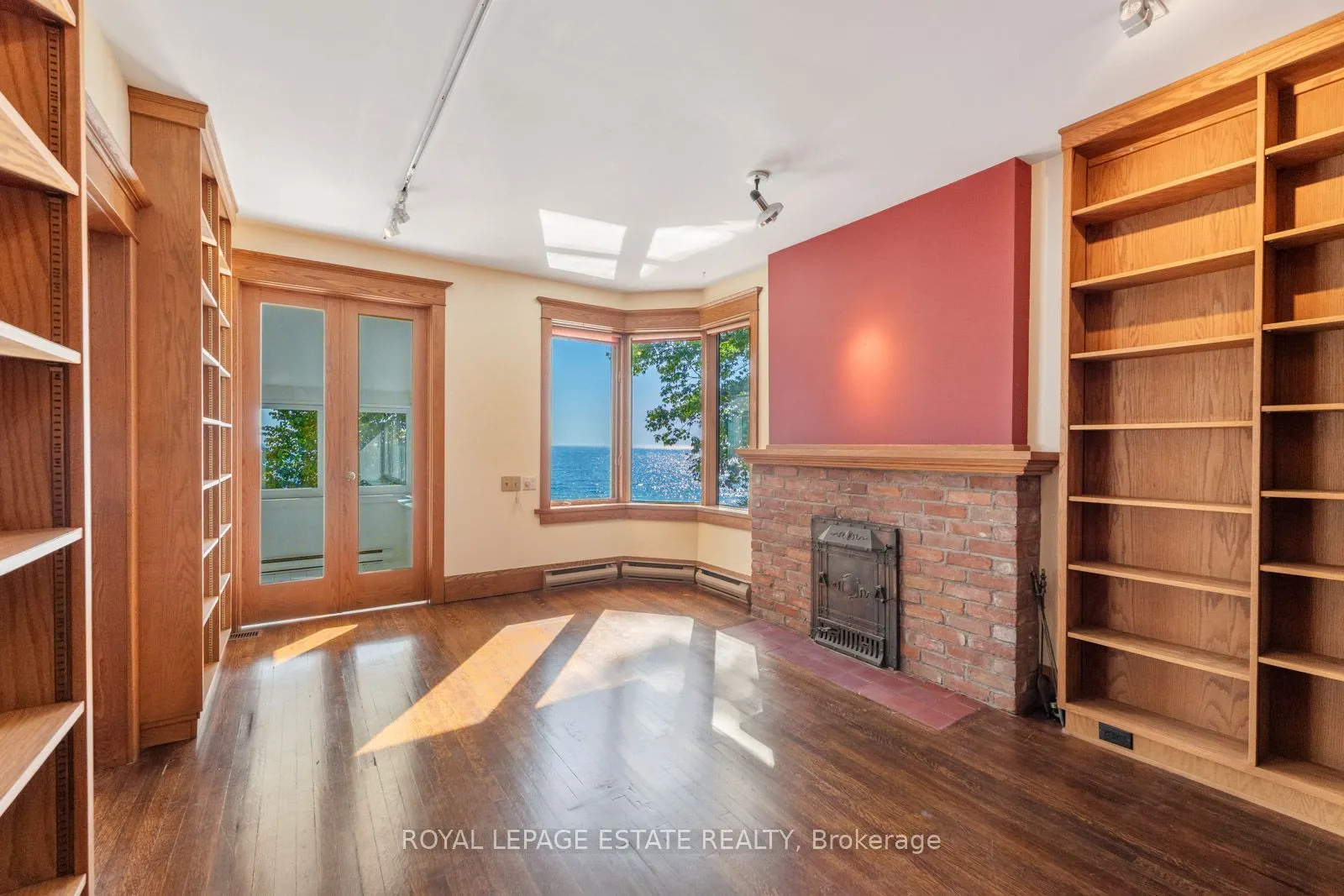 422 Lake Front