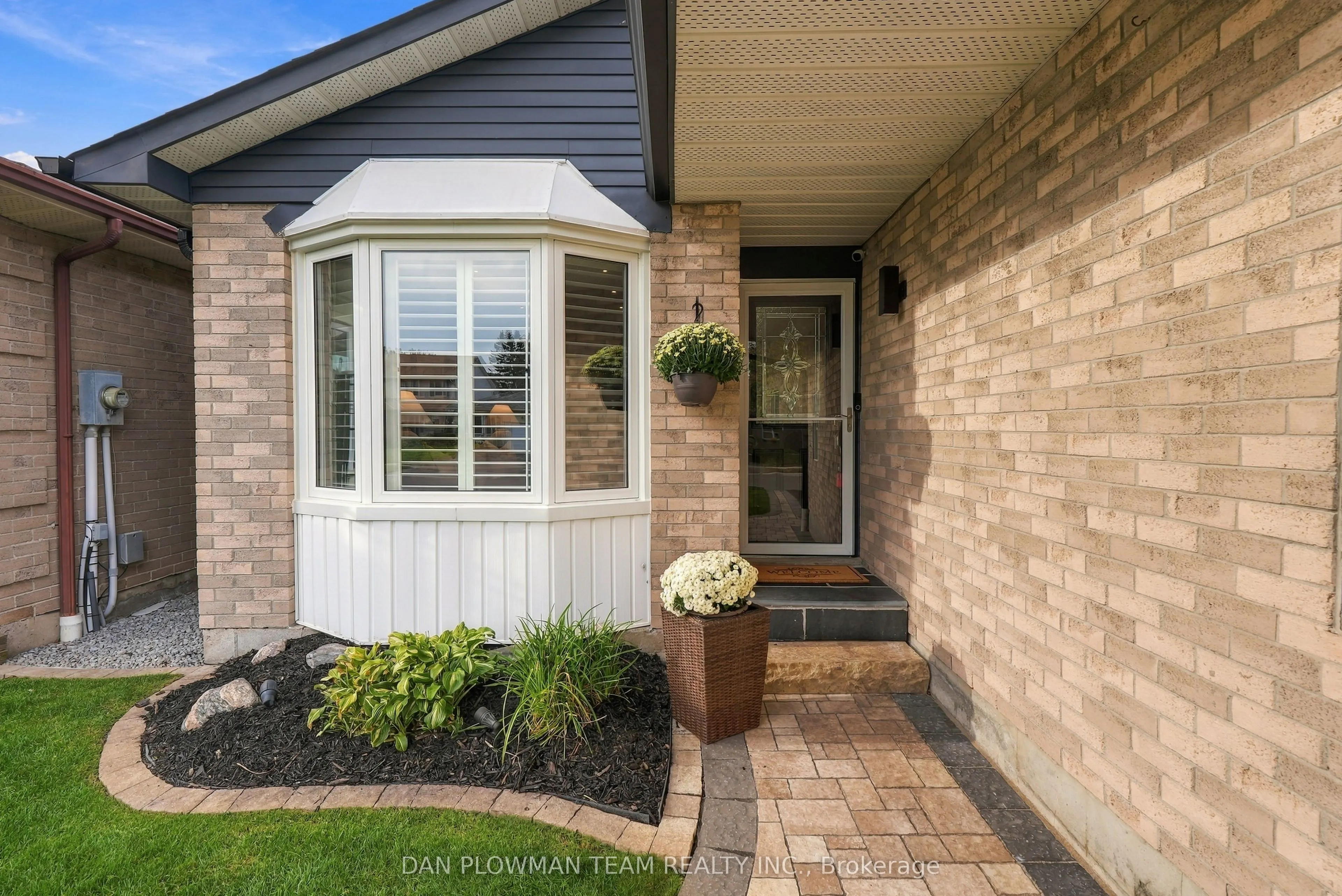 77 Hialeah Crescent