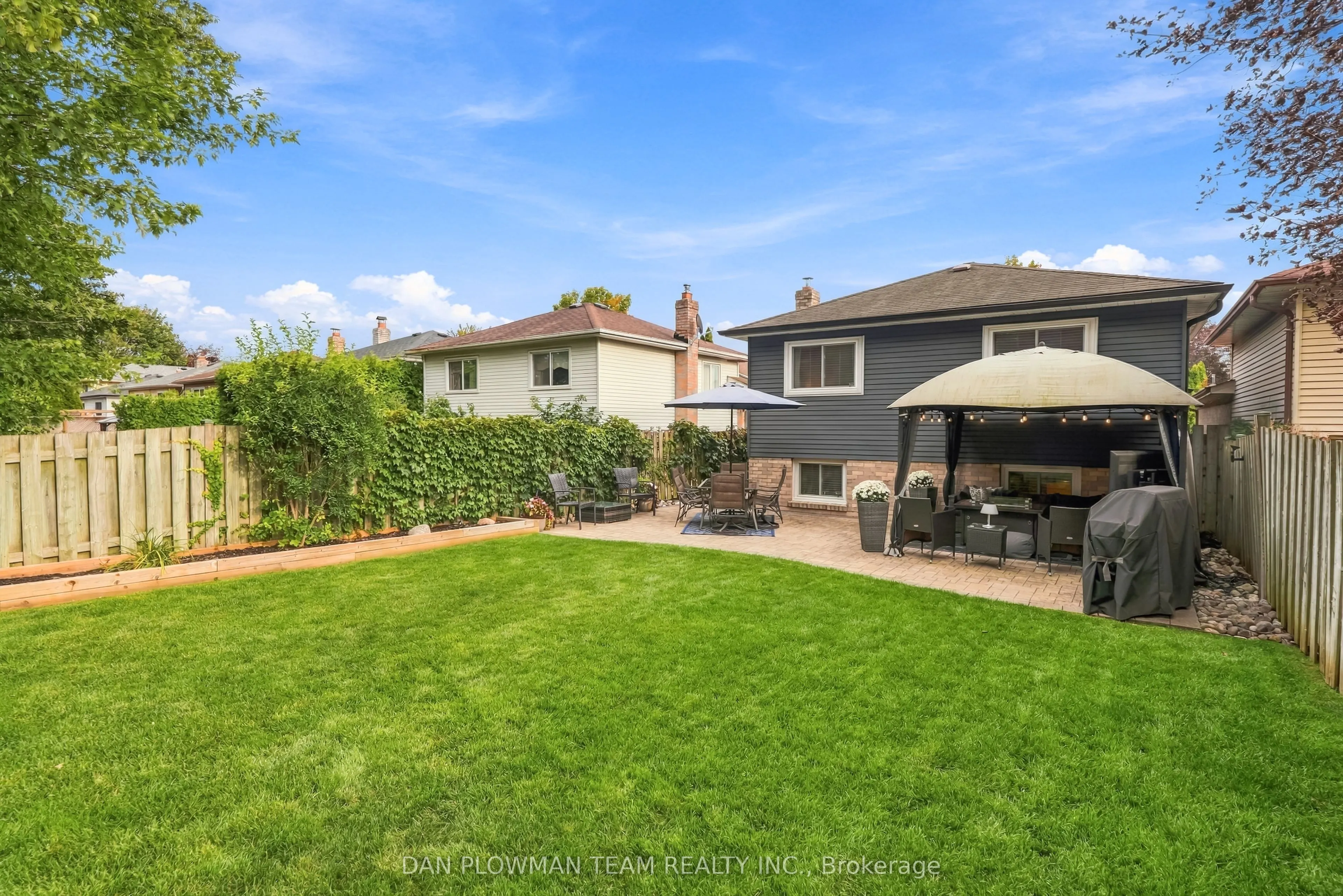 77 Hialeah Crescent