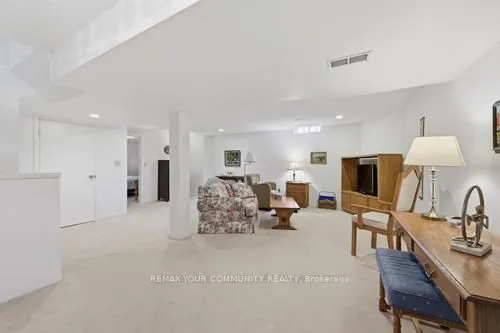 5 LOFTHOUSE Drive