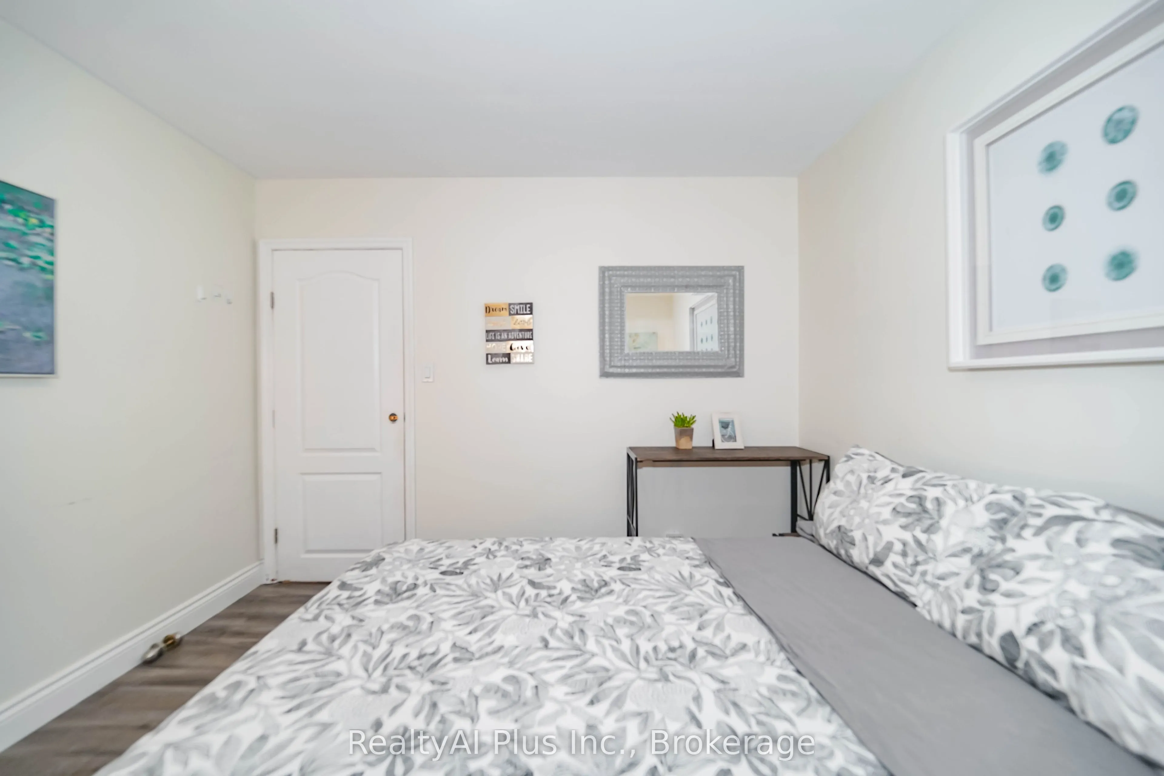 137 Banting Avenue