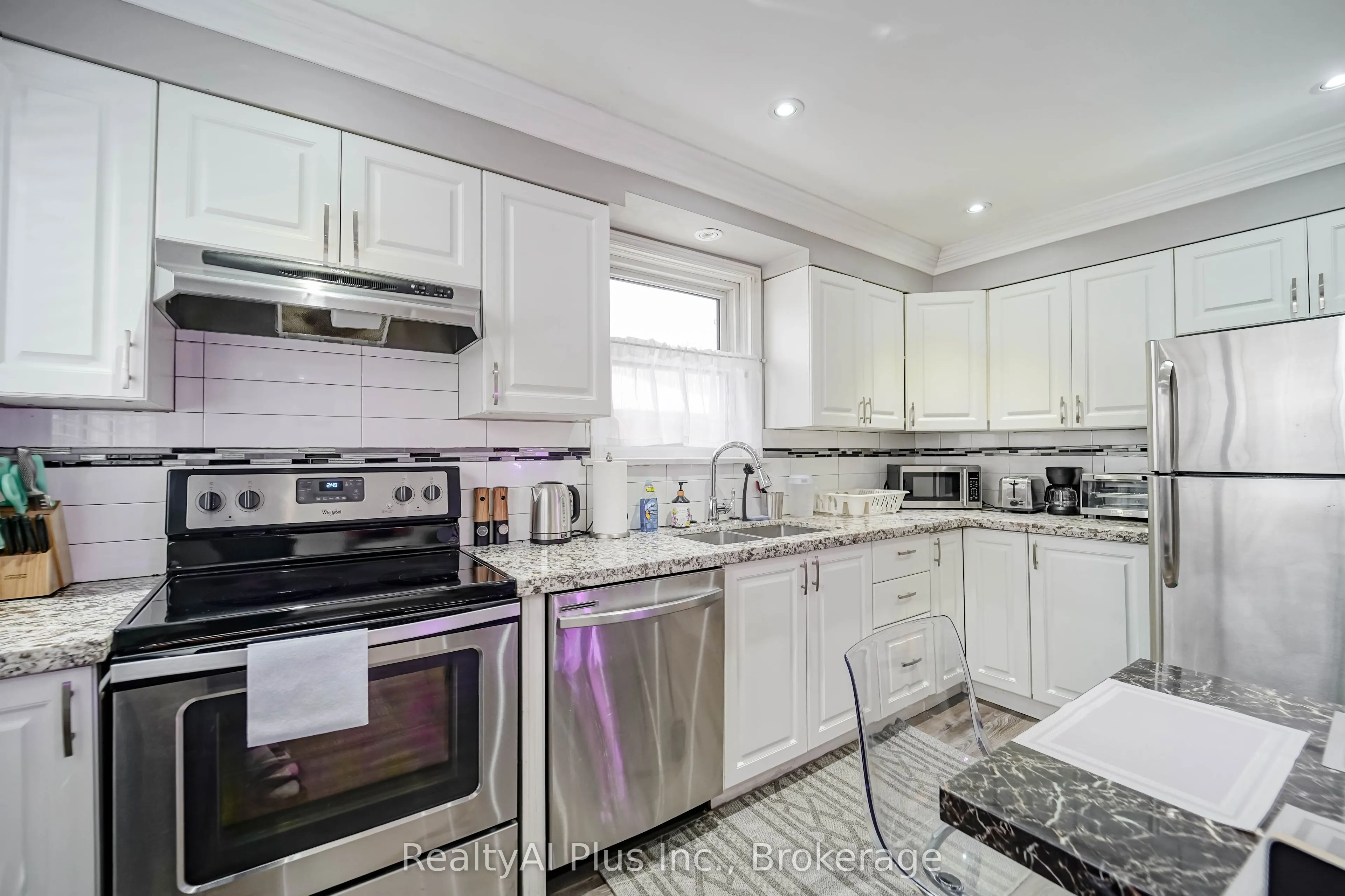 137 Banting Avenue