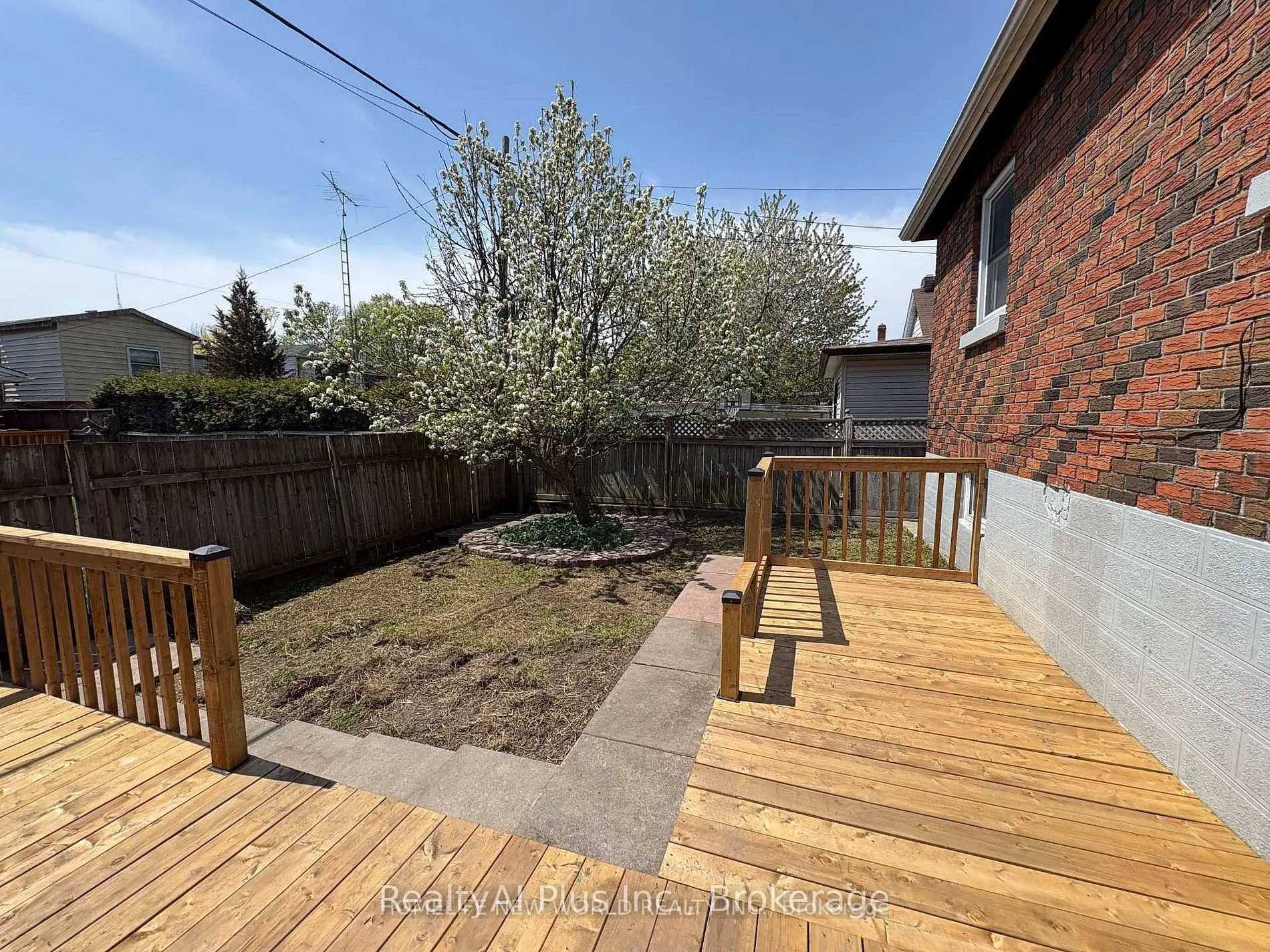 137 Banting Avenue