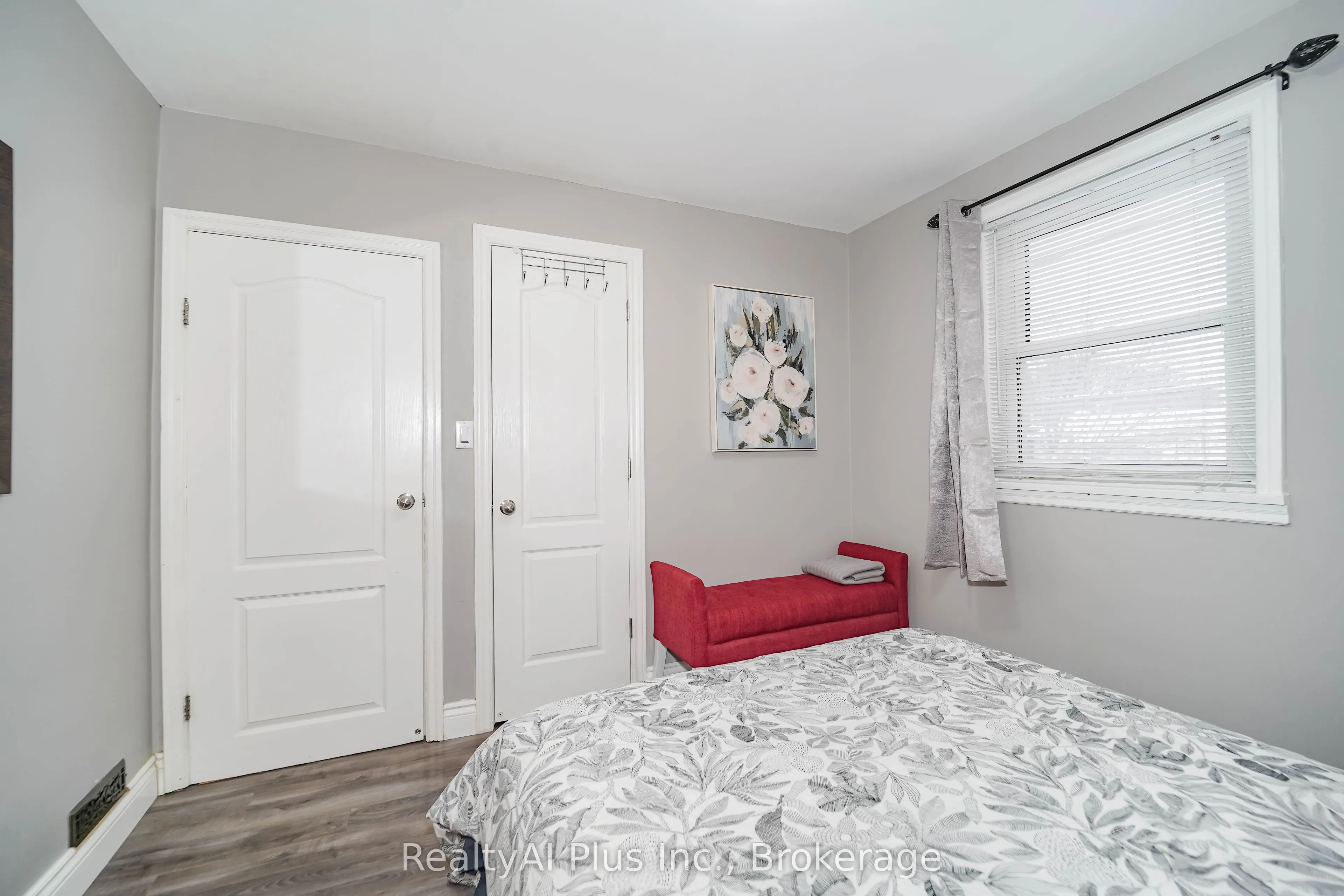 137 Banting Avenue