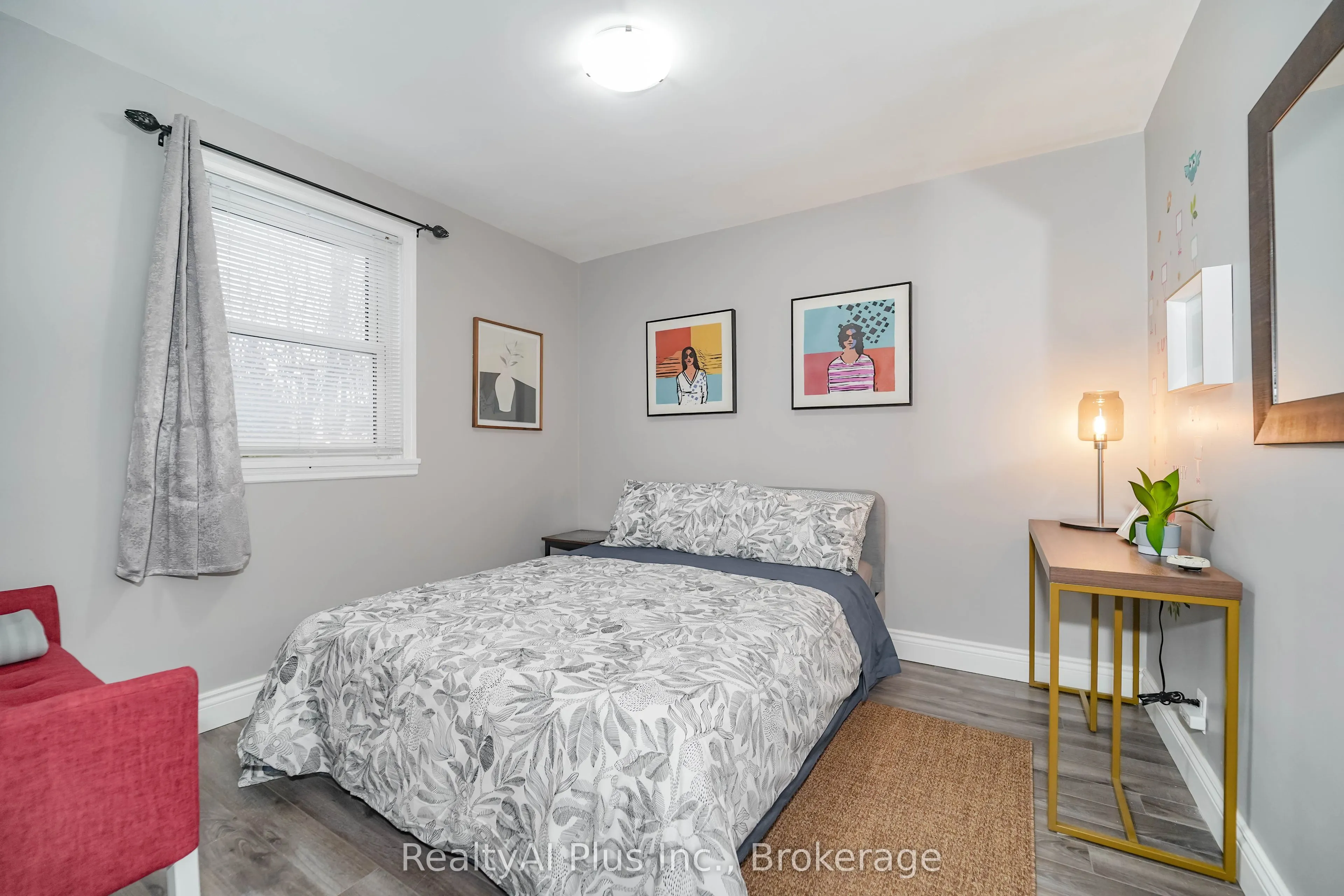 137 Banting Avenue