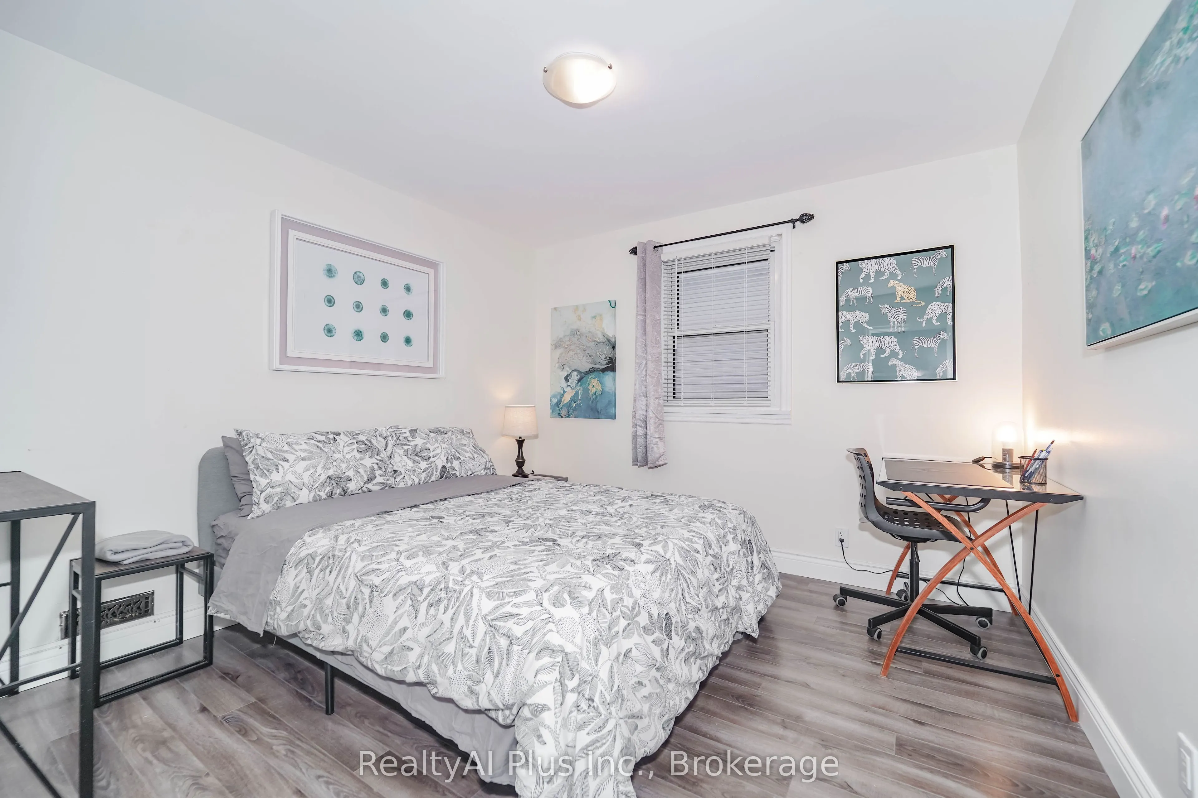 137 Banting Avenue