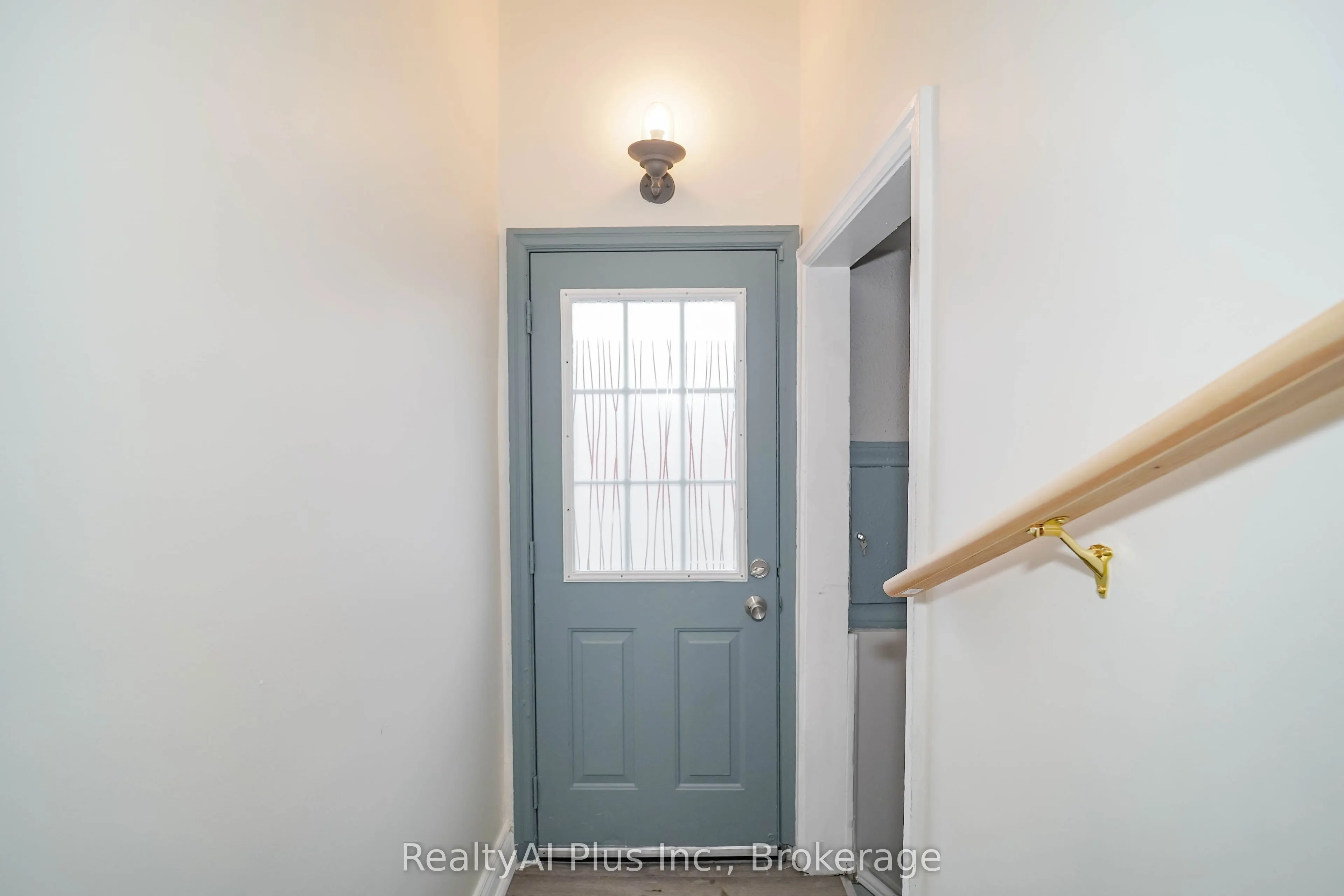 137 Banting Avenue