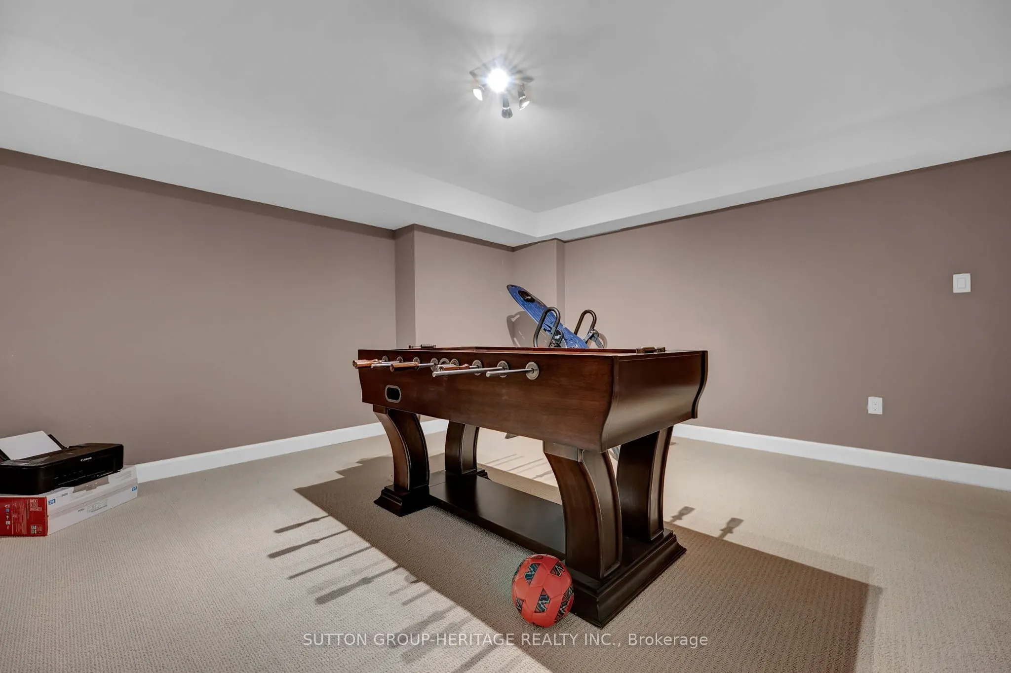 25 Charterhouse Drive