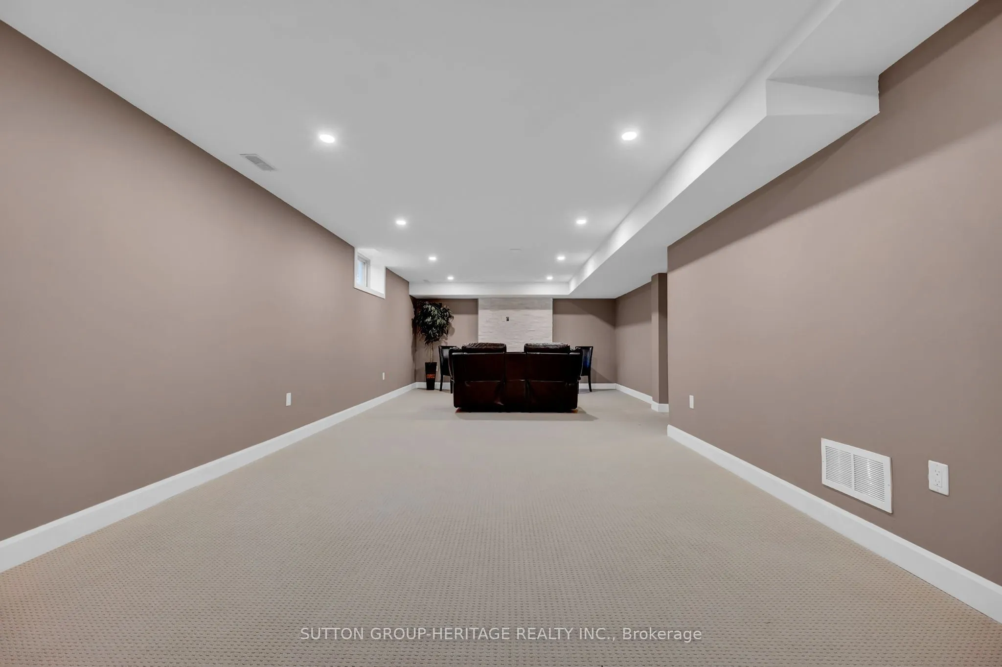 25 Charterhouse Drive