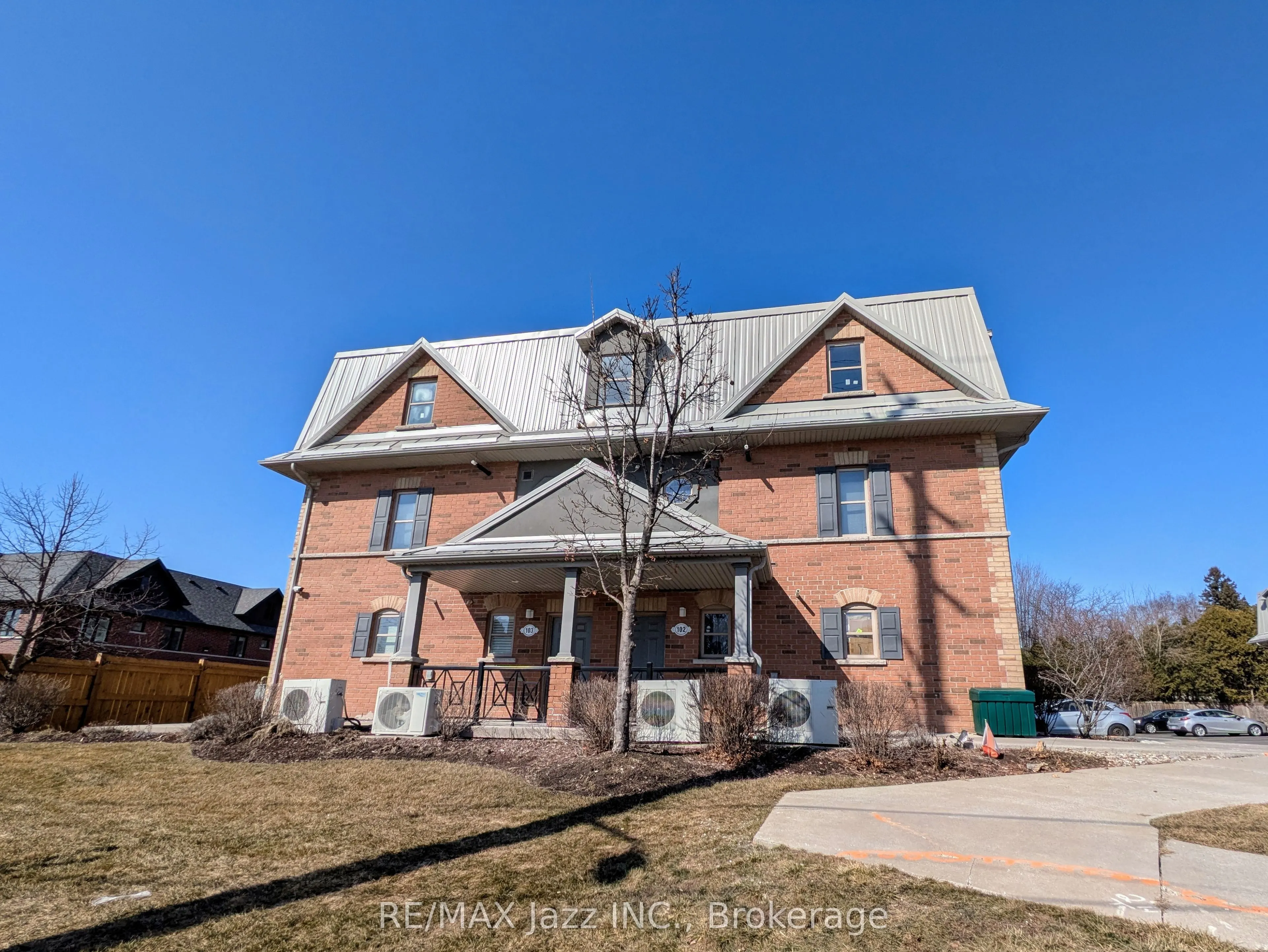 760 King Street E #203