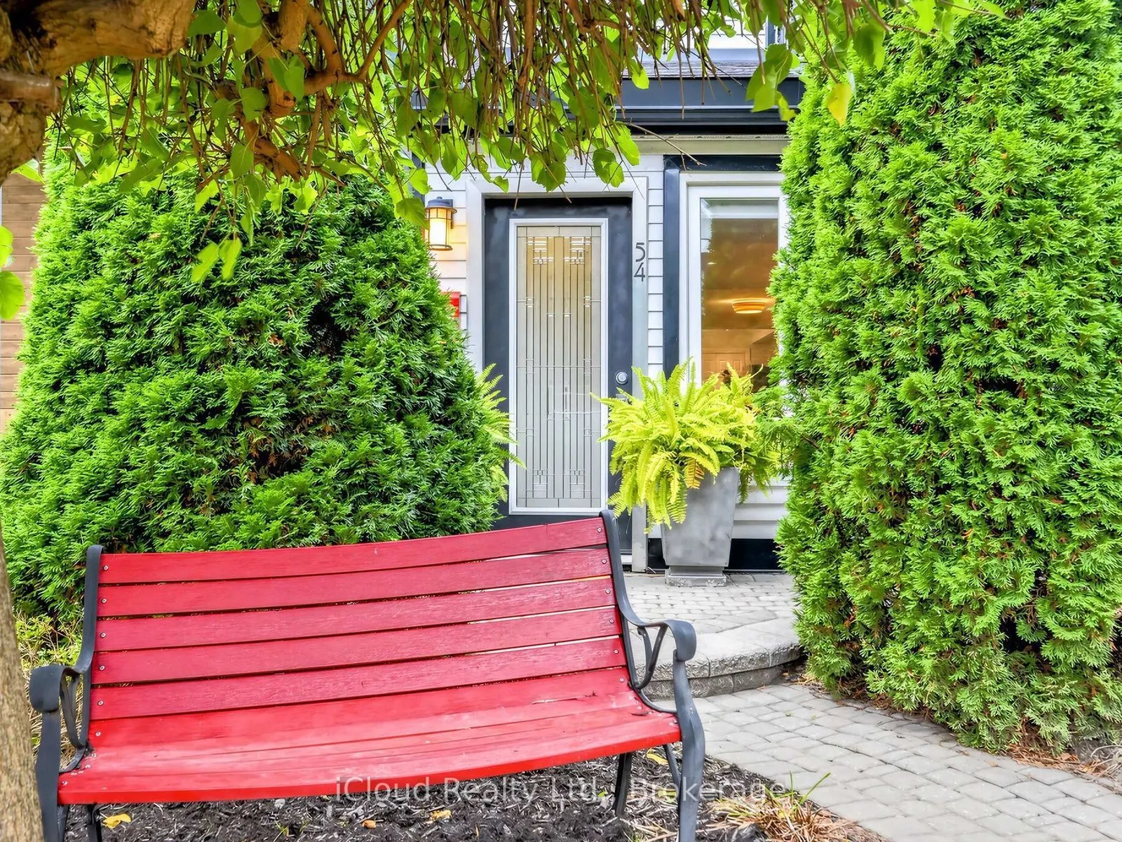 54 Arundel Avenue