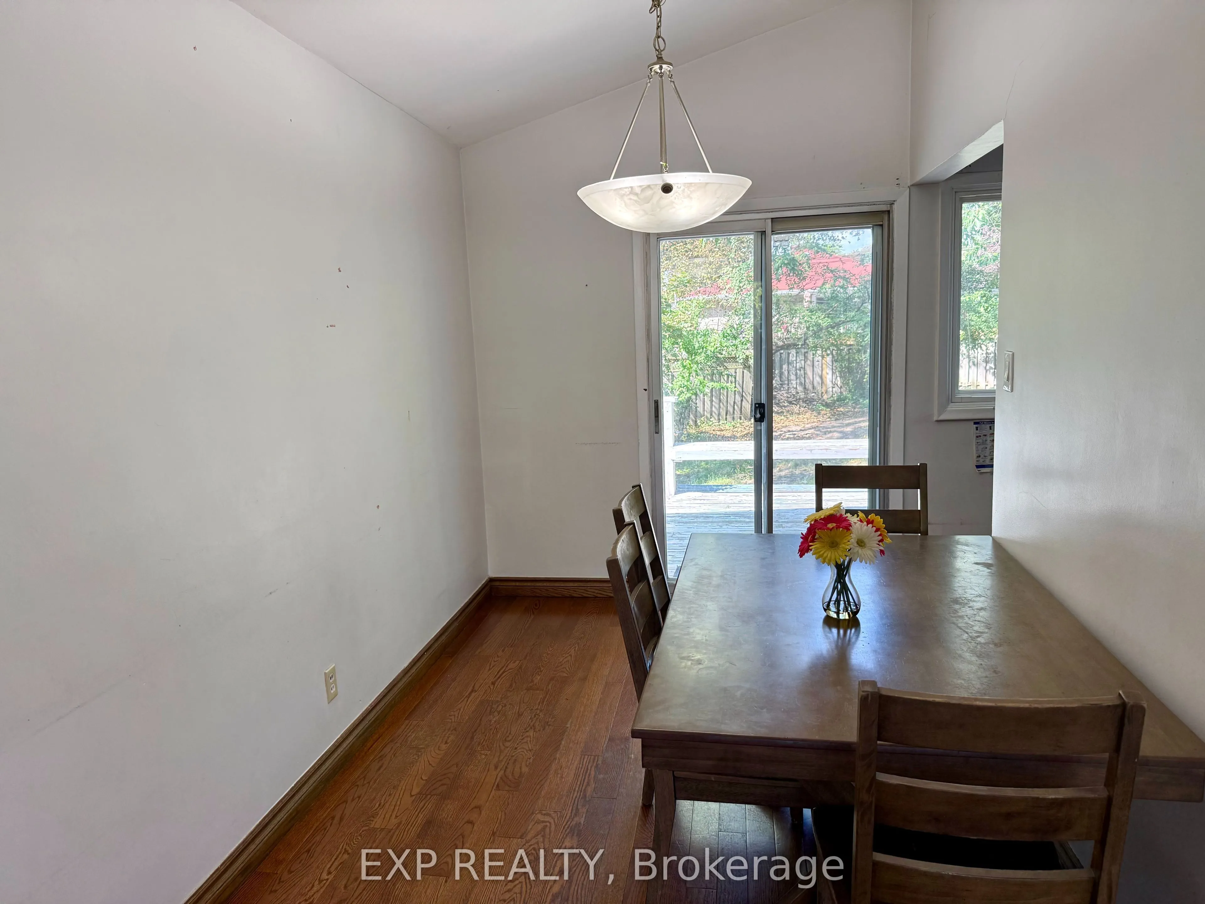 6 Mid Pines Road #Upper