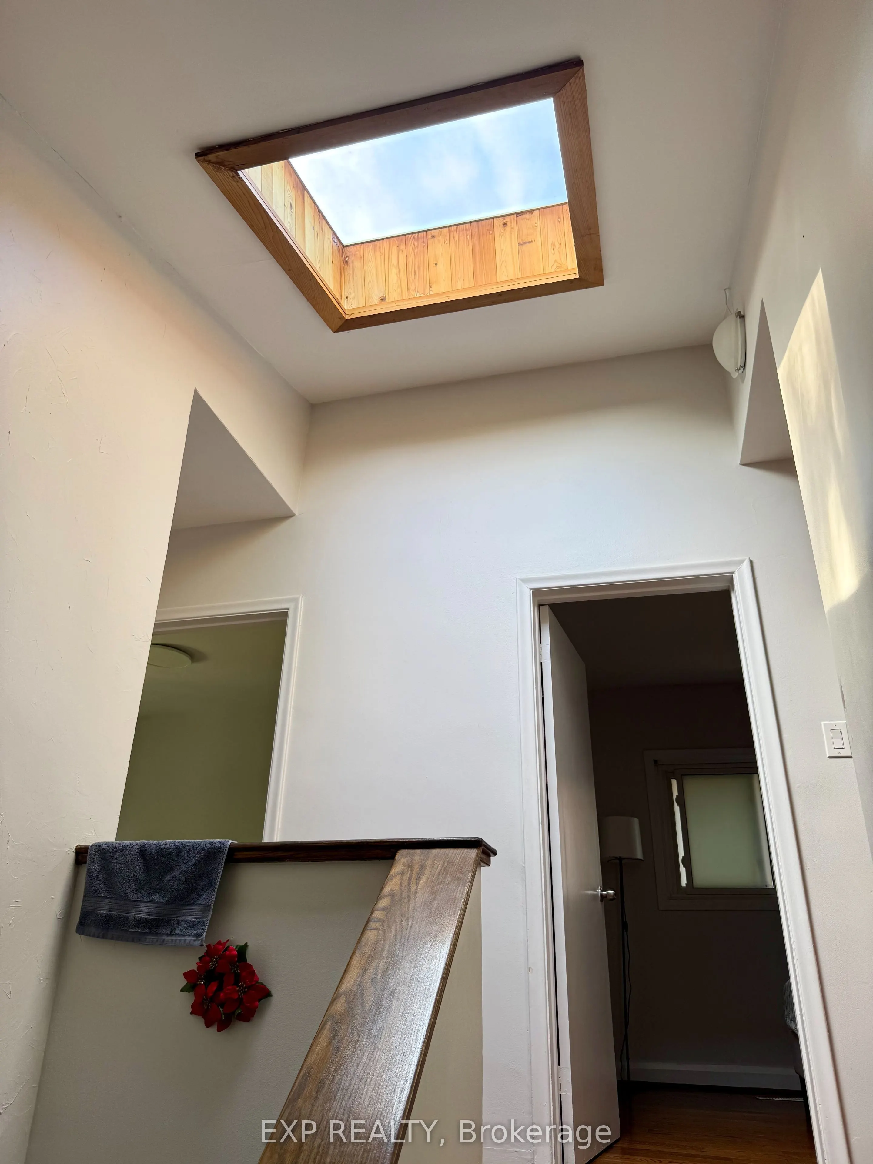 6 Mid Pines Road #Upper