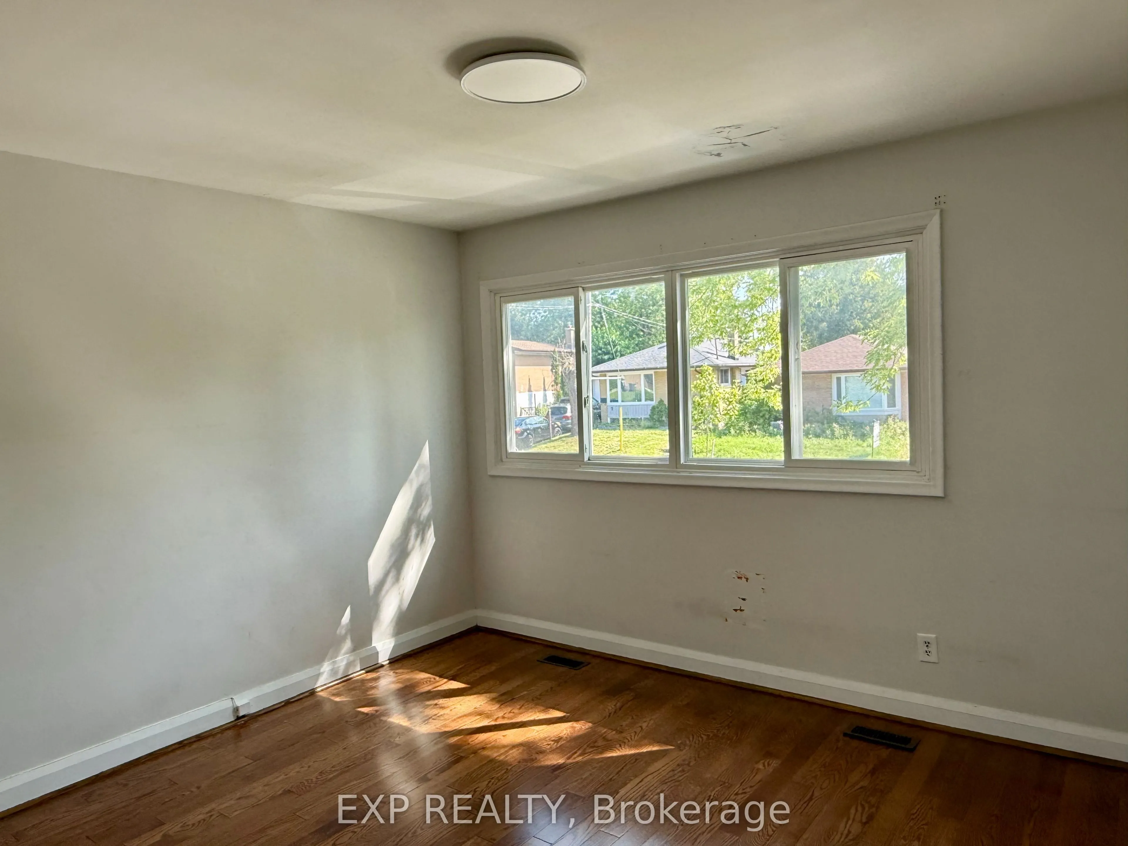 6 Mid Pines Road #Upper