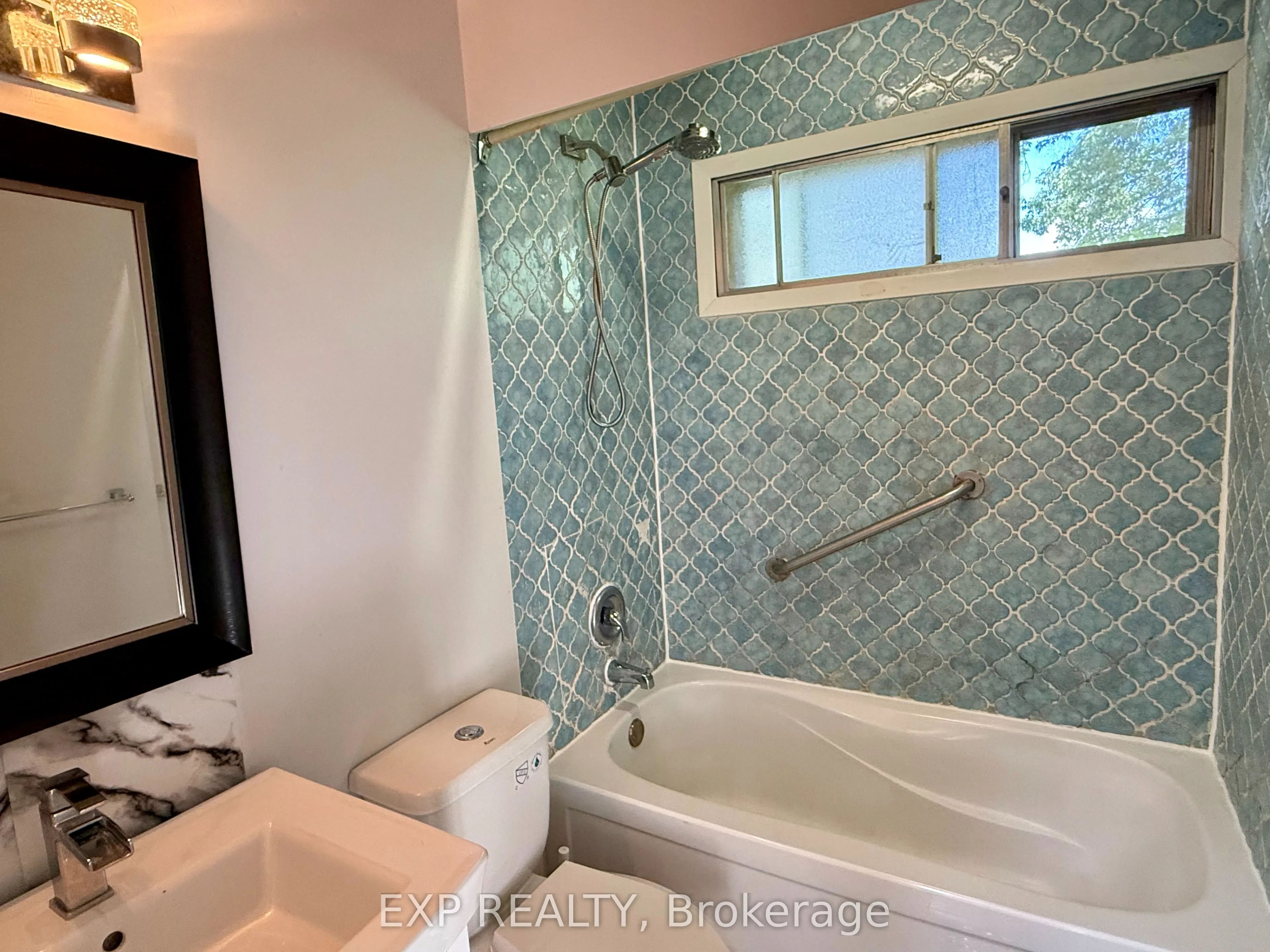 6 Mid Pines Road #Upper