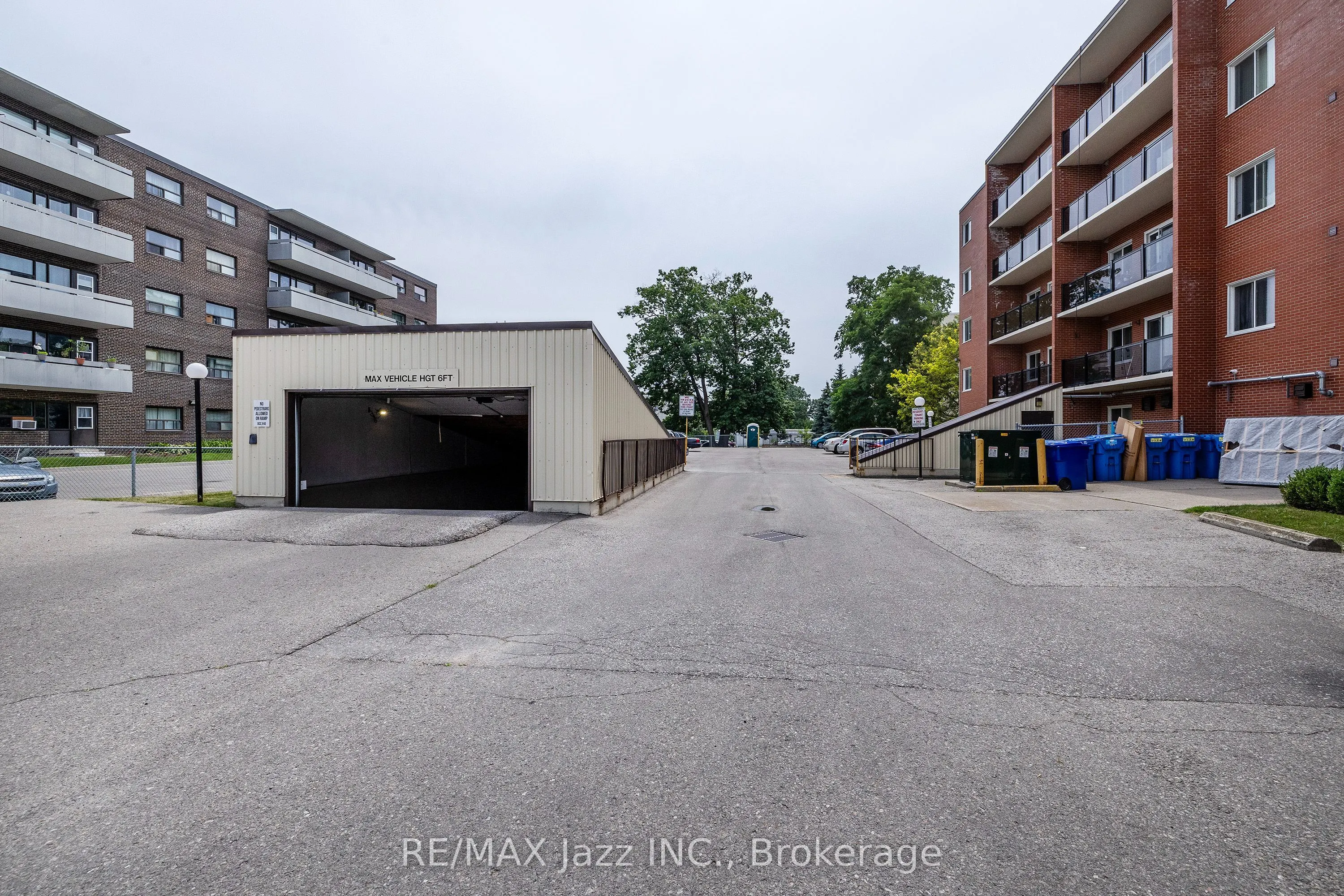 131 Taunton Road E #304
