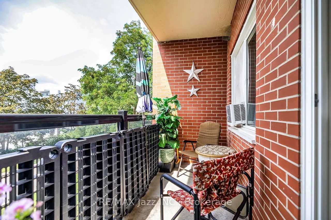 131 Taunton Road E #304