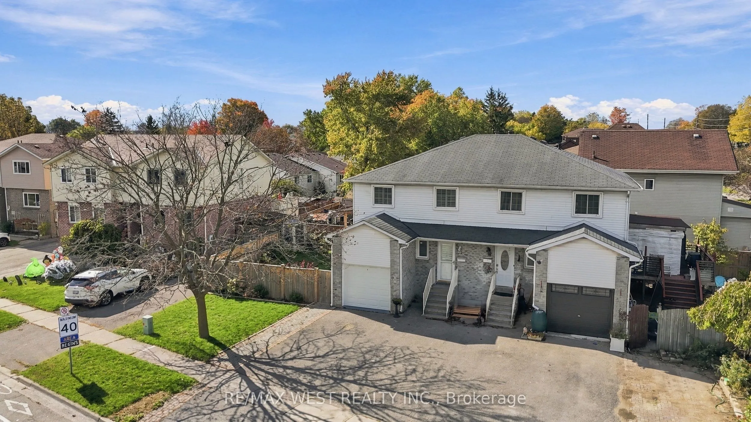 12 Waverly Street S