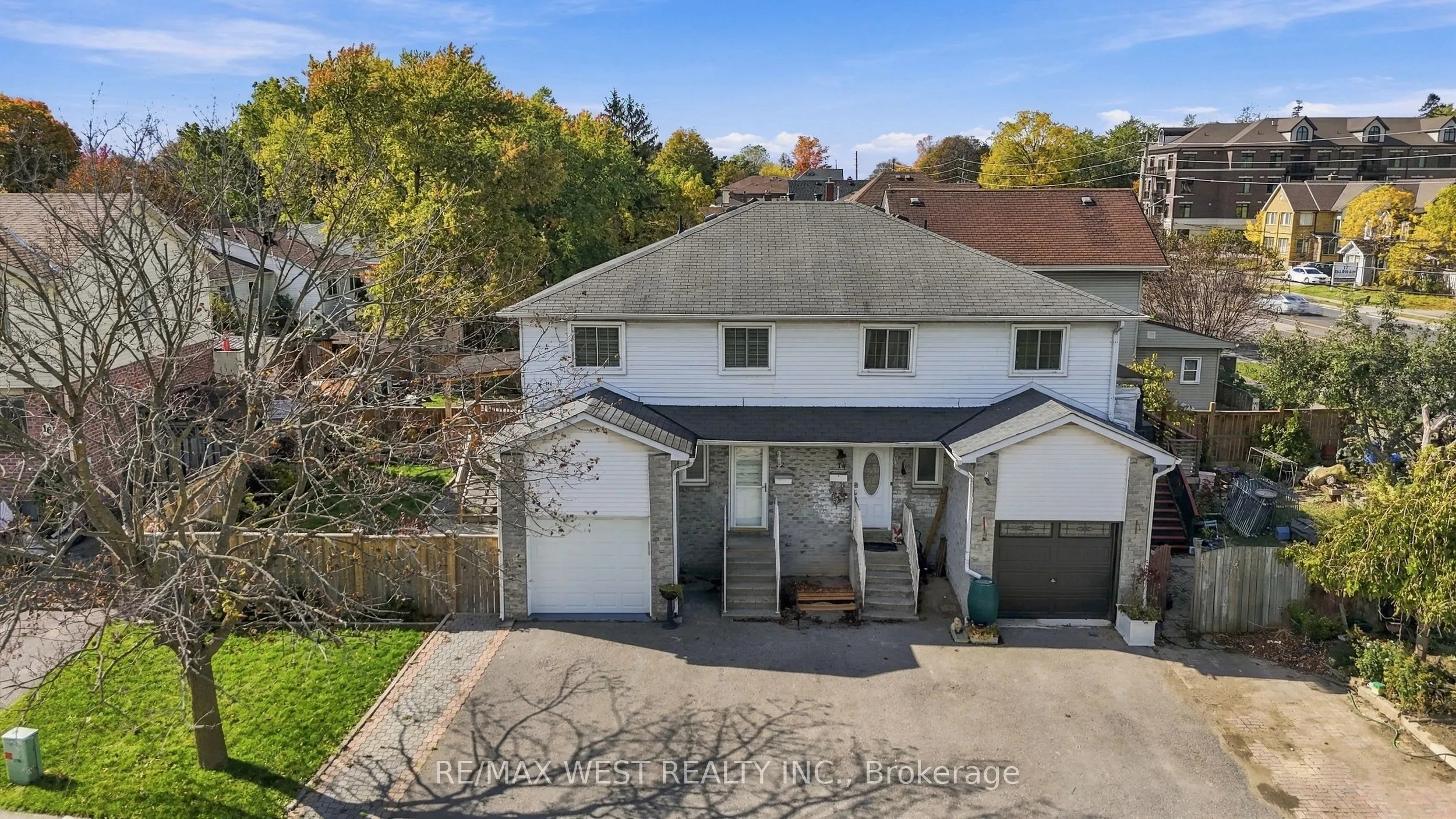 12 Waverly Street S
