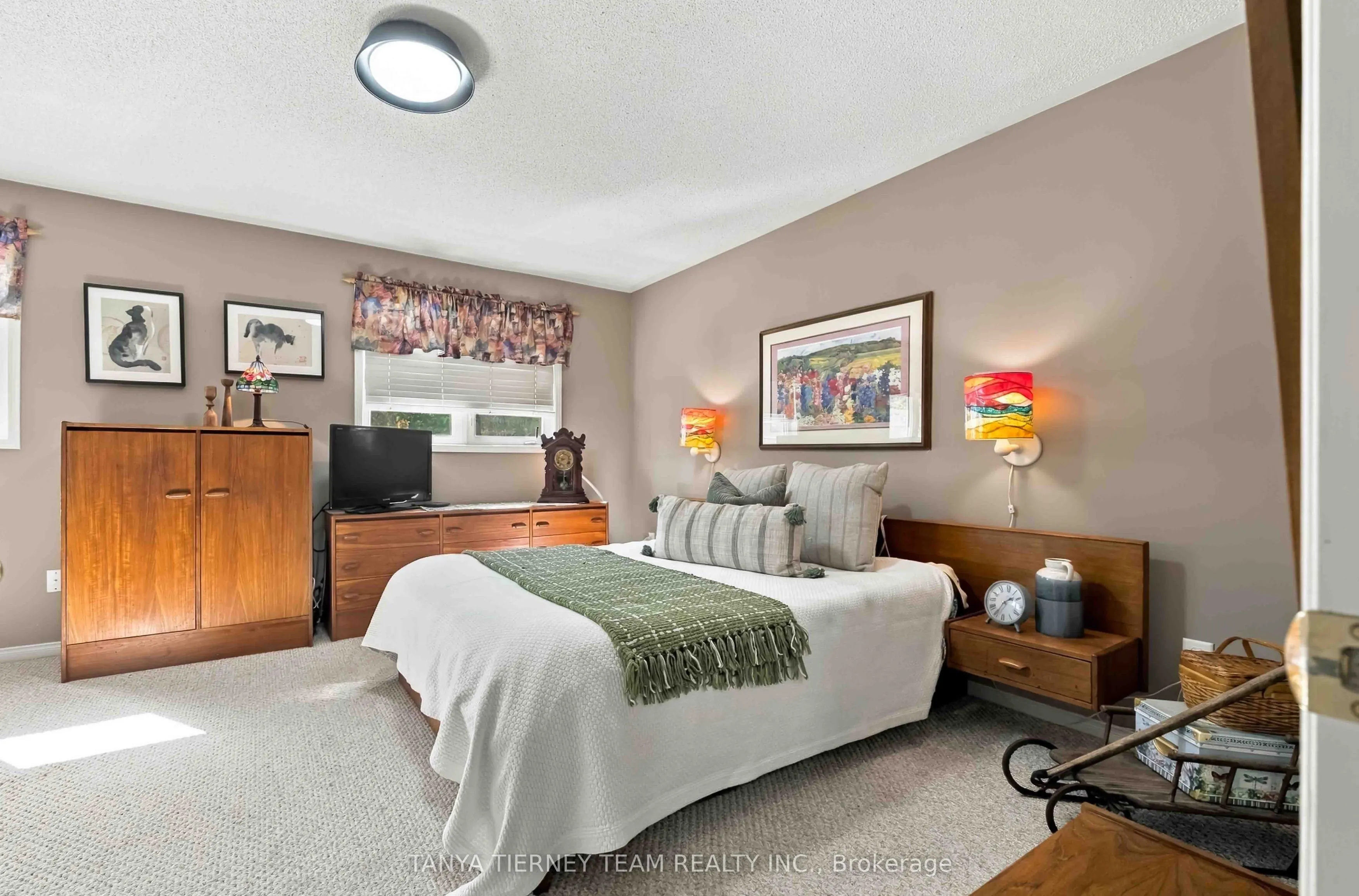 228 Shadow Place